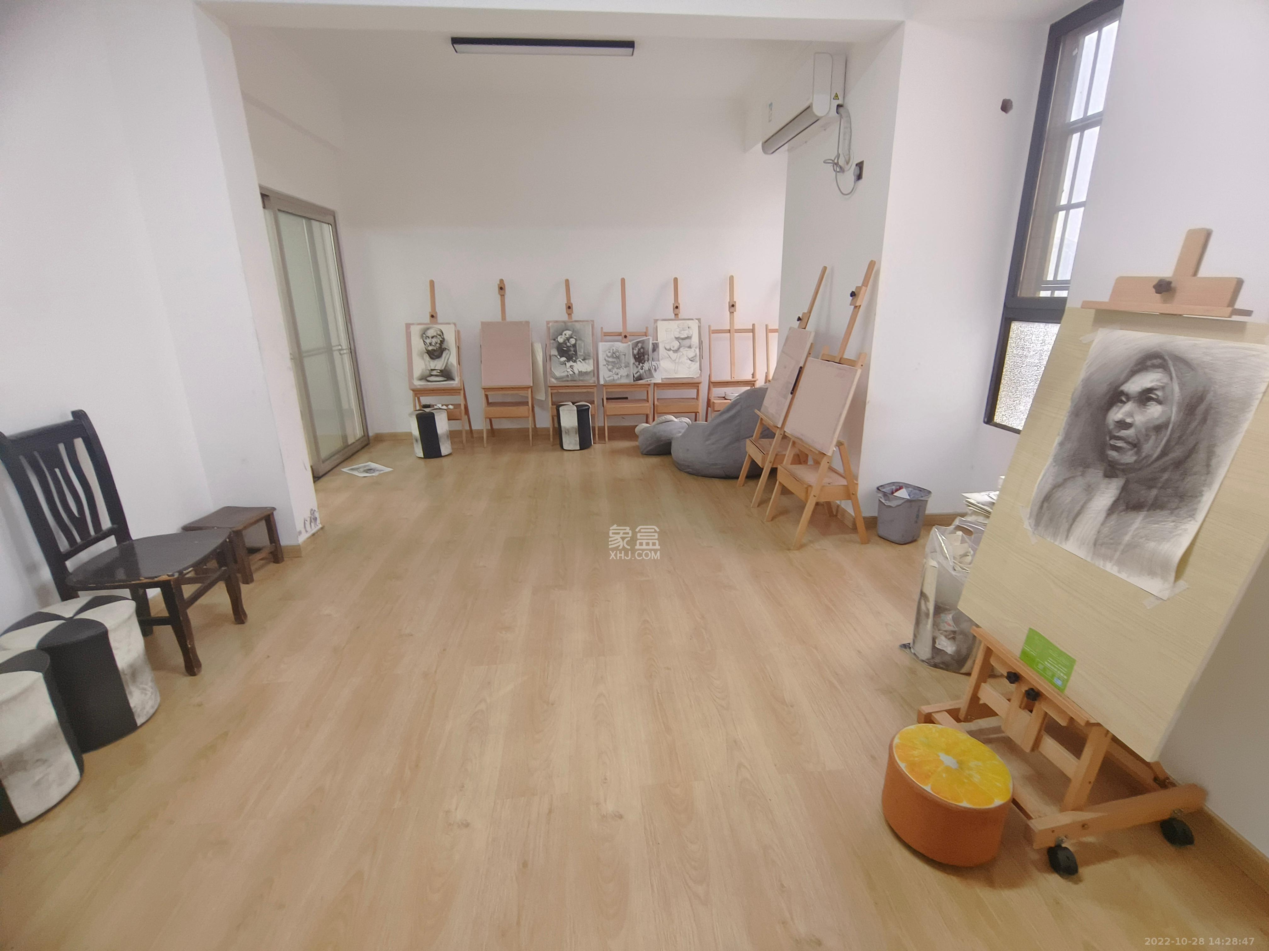 五星龙廻塘小区  64室2厅2卫   4500.00元/月室内图