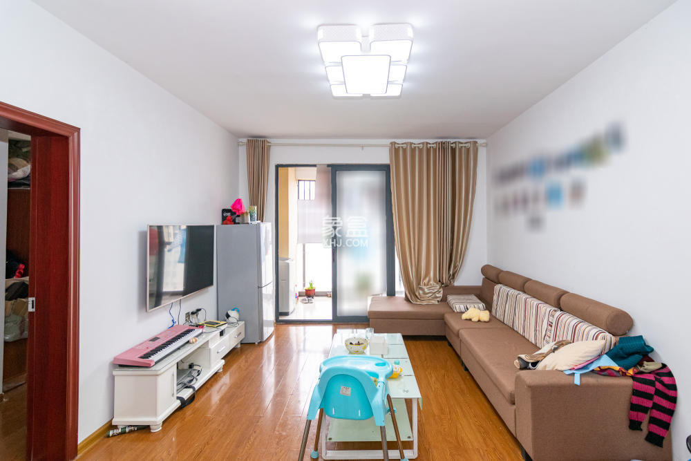 明发国际城  3室2厅2卫   72.00万