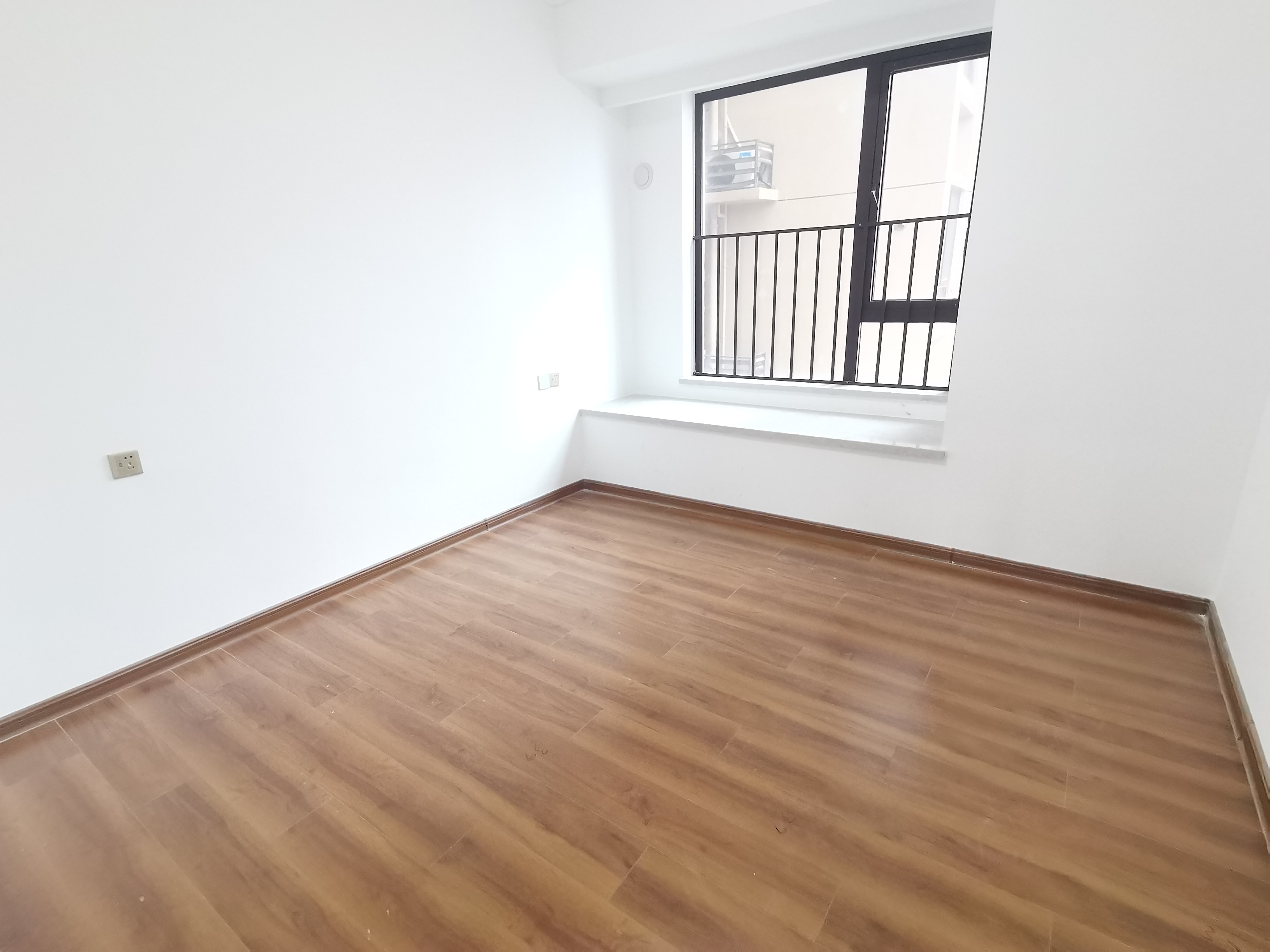 美的雪峰山 4室2厅2卫 98.00万 美的雪峰山 4室2厅2卫 98.00万室内图