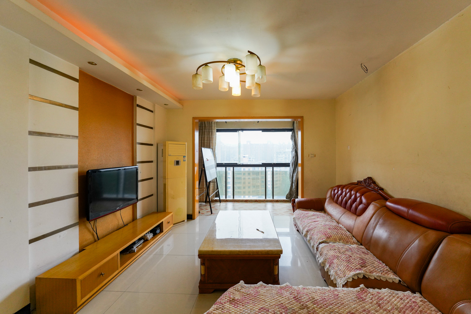 天城泰祥苑 2室2厅1卫 83.8万 天城泰祥苑 2室2厅1卫 83.8万客厅