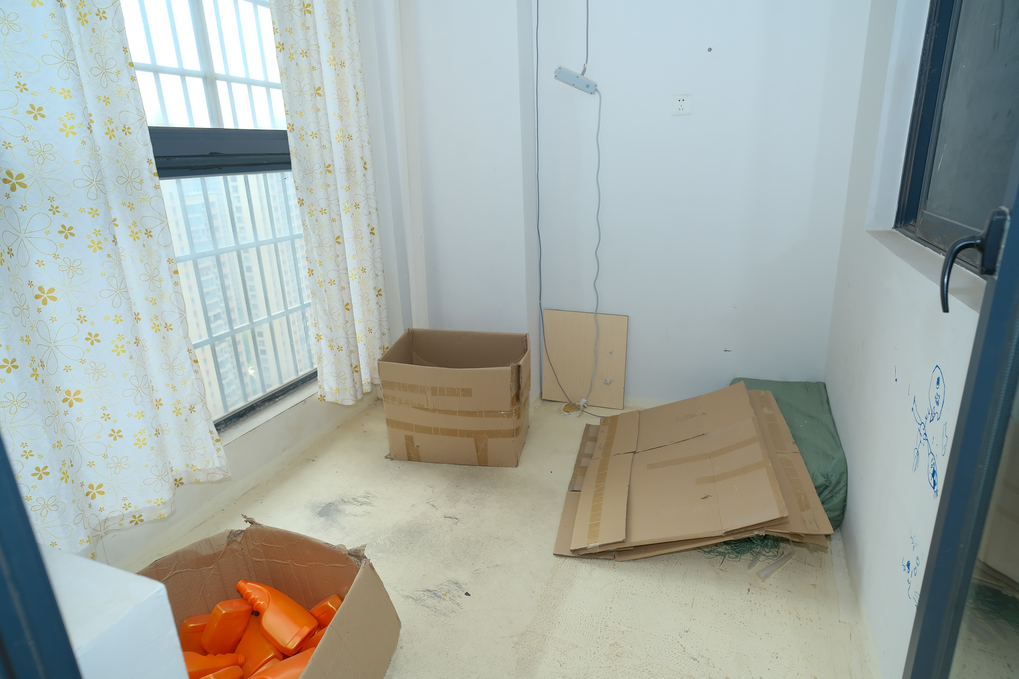 花样年华  4室2厅2卫    101.8万 花样年华  4室2厅2卫    101.8万阳台