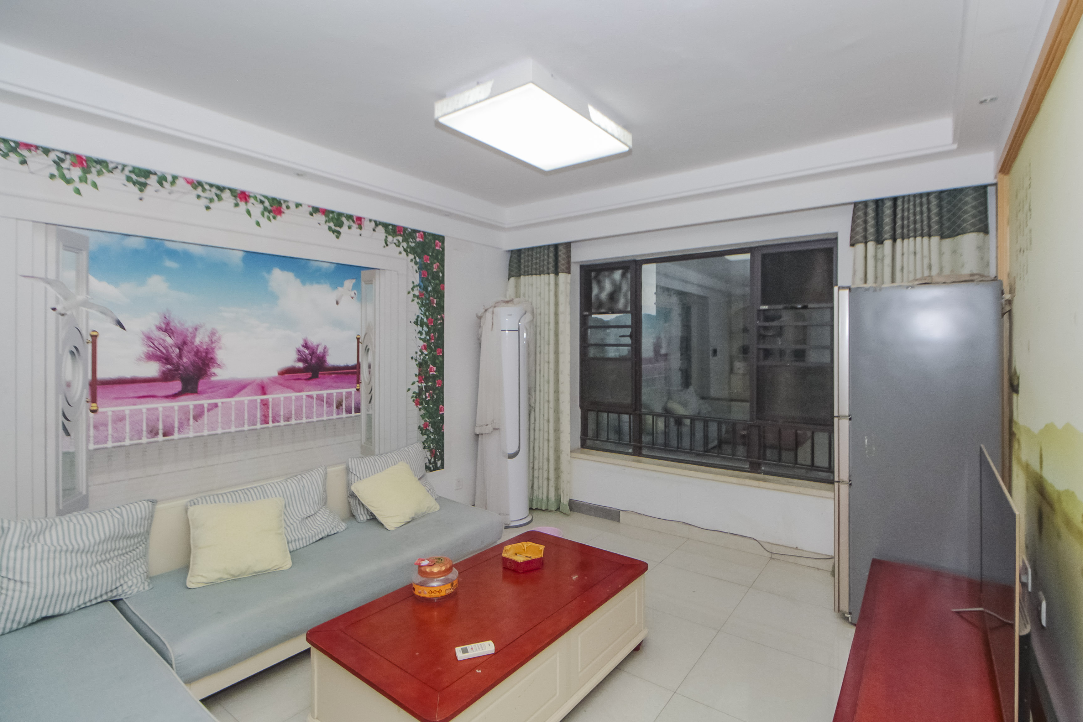 中海国际三期  3室2厅1卫    72.0万客厅