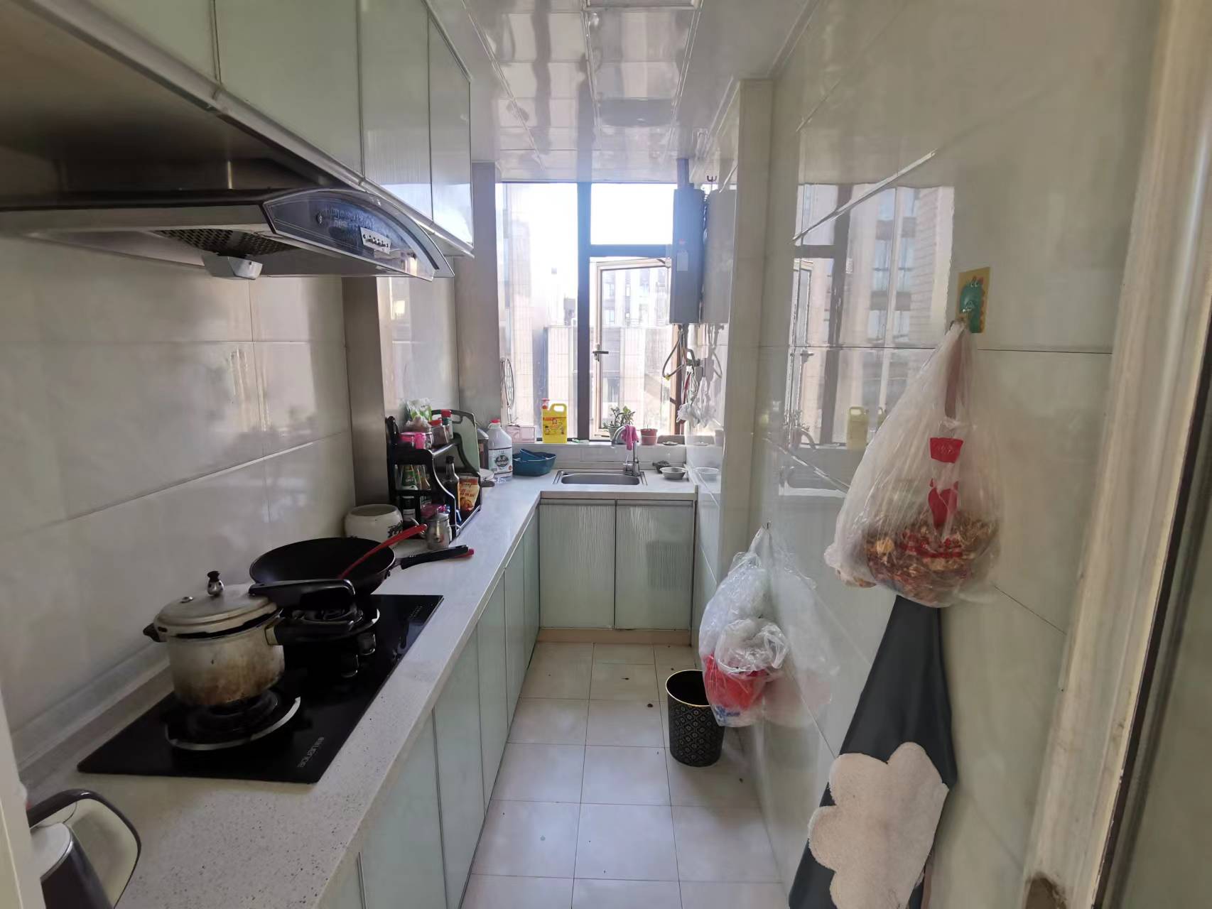 中泰财富湘江 1室1厅1卫 26.0万 中泰财富湘江 1室1厅1卫 26.0万室内图