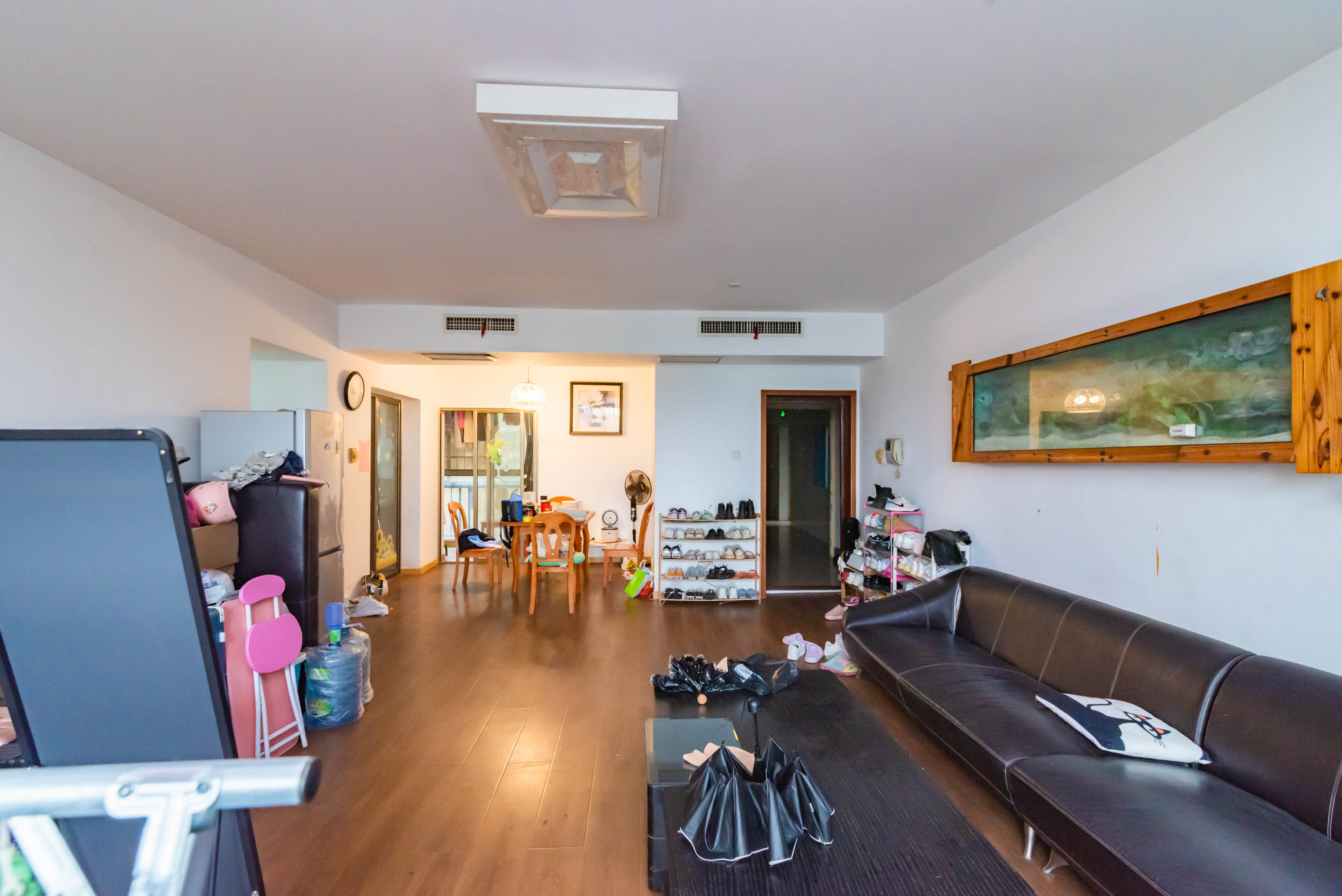 金色比华利  4室2厅2卫    116.0万客厅