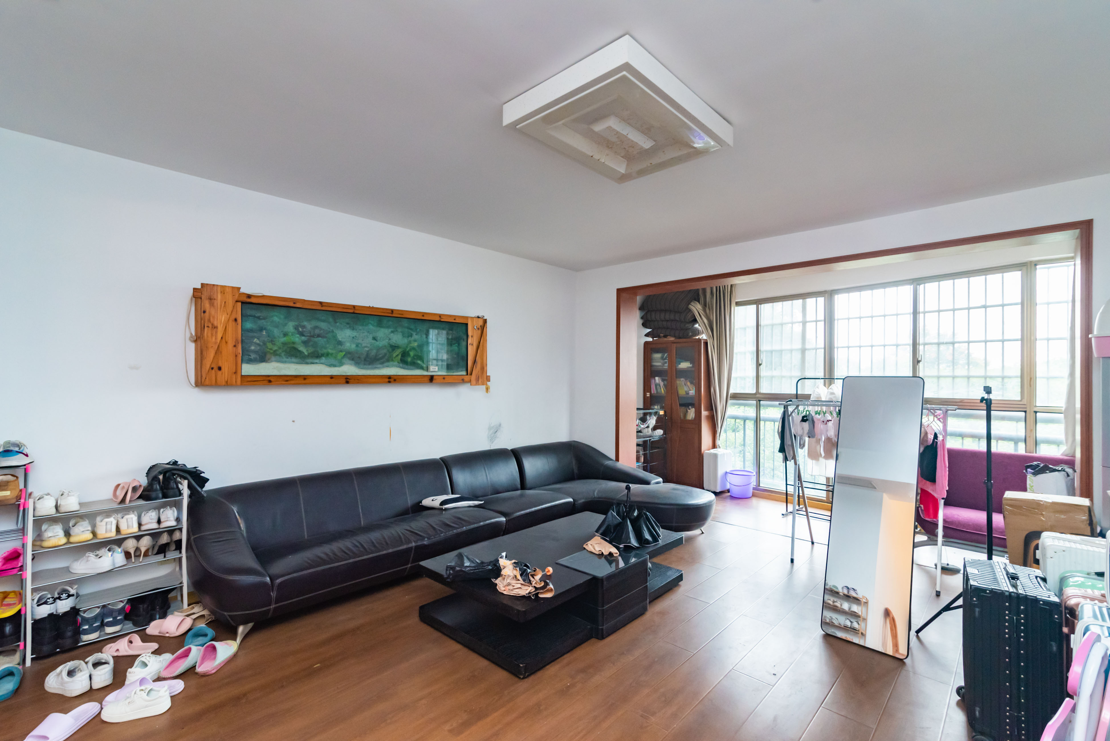 金色比华利  4室2厅2卫    116.0万客厅