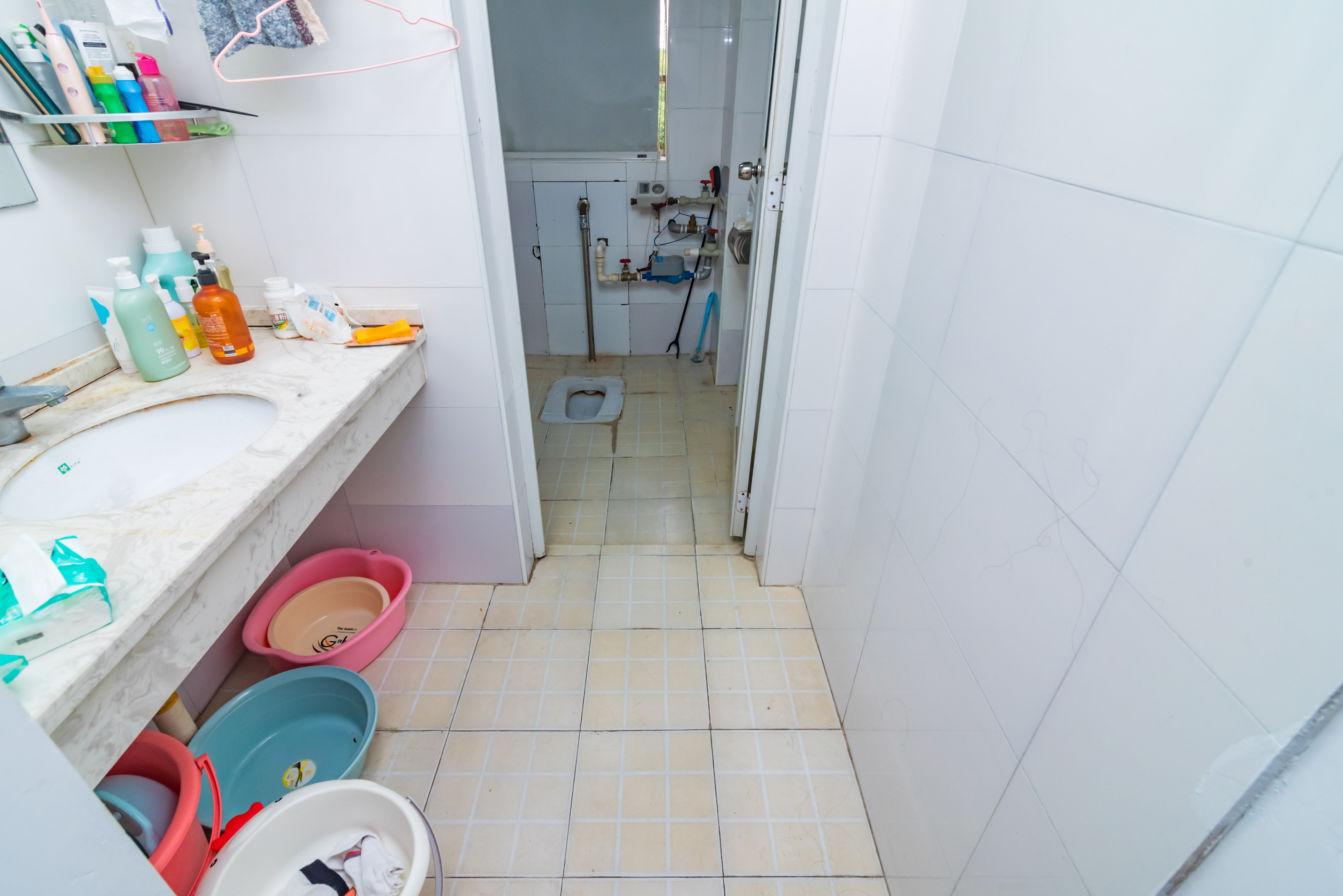 金色比华利  4室2厅2卫    116.0万卫生间