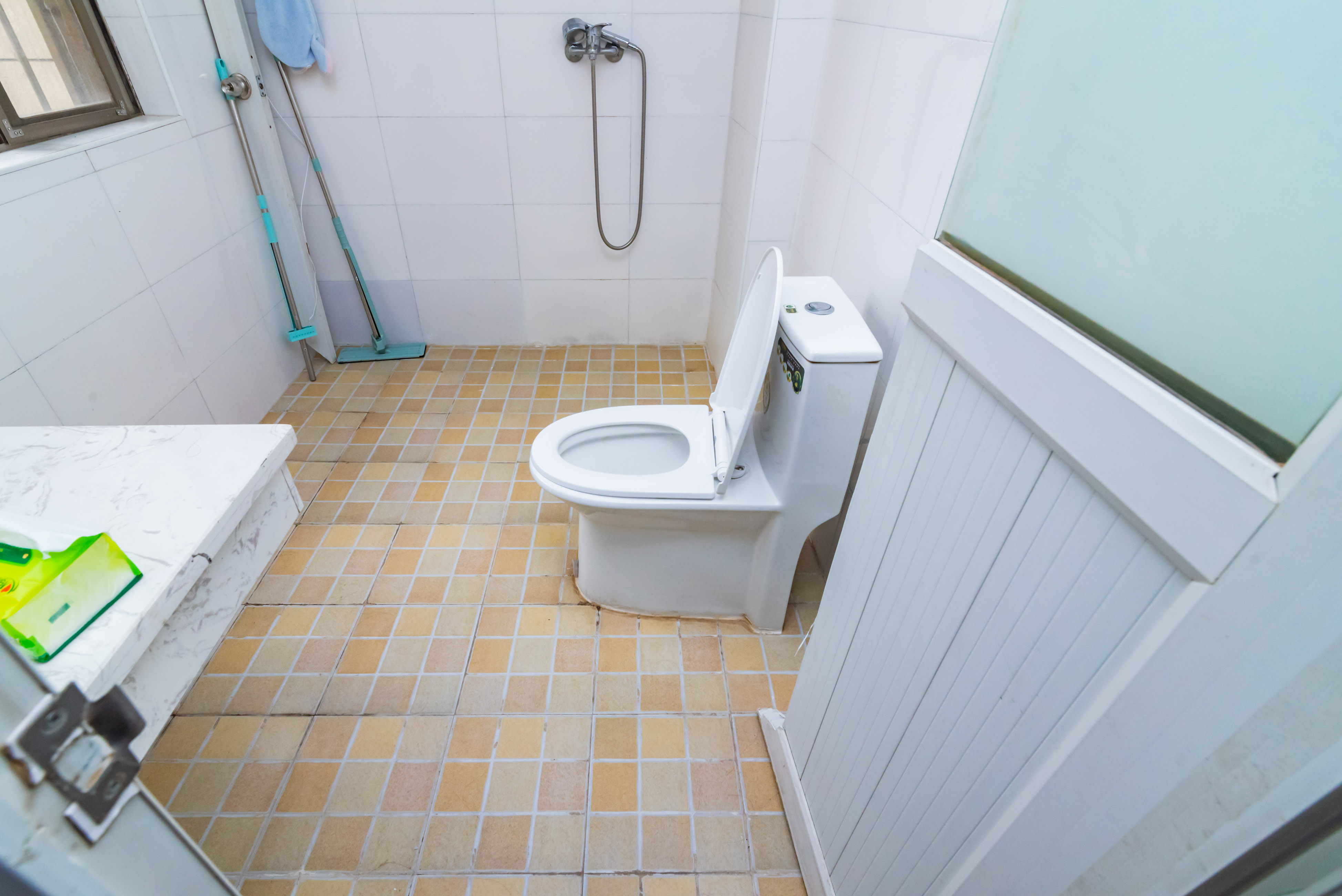 金色比华利  4室2厅2卫    116.0万卫生间