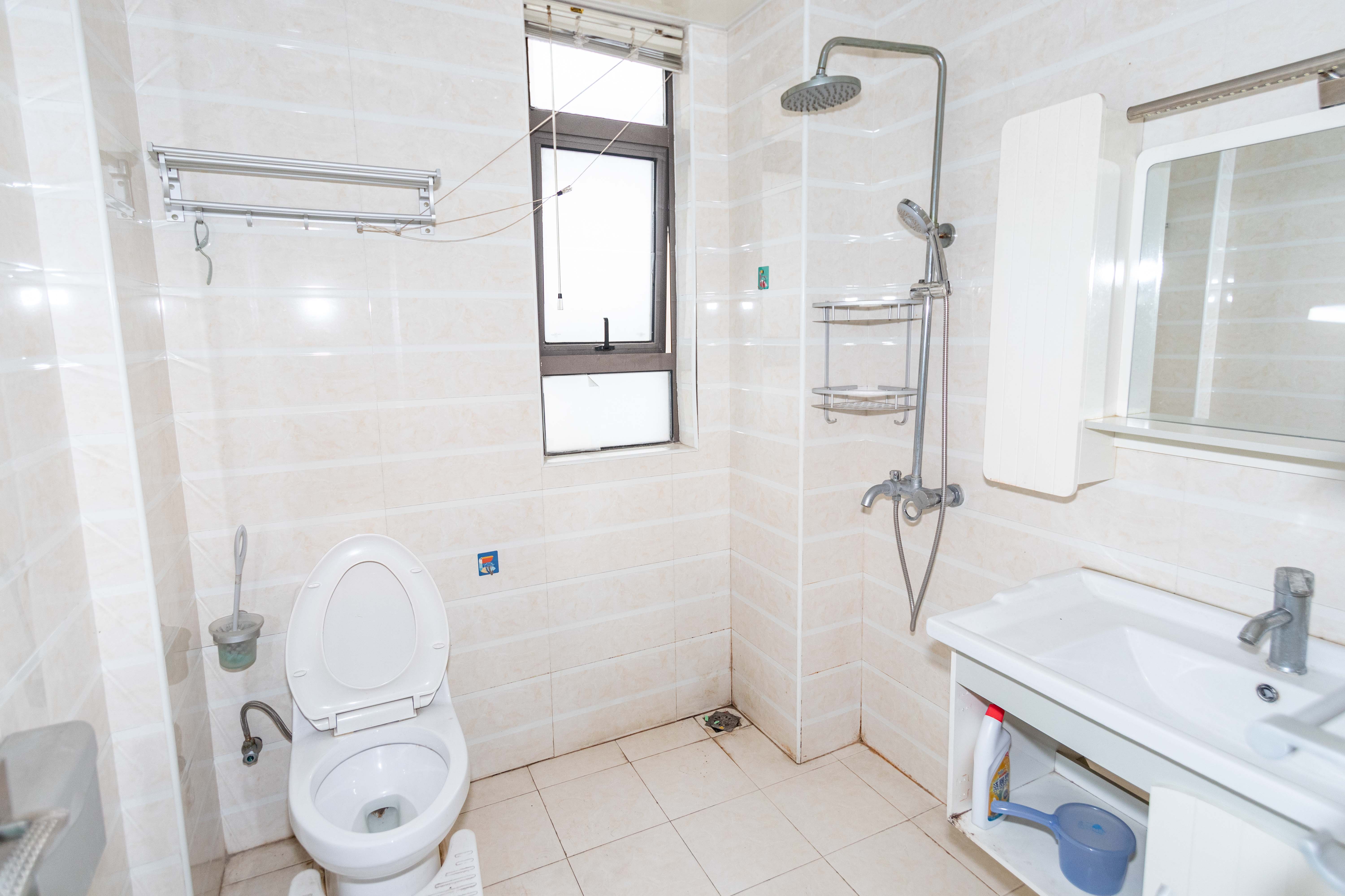 佳兆业水岸新都  2室2厅1卫    48.0万卫生间