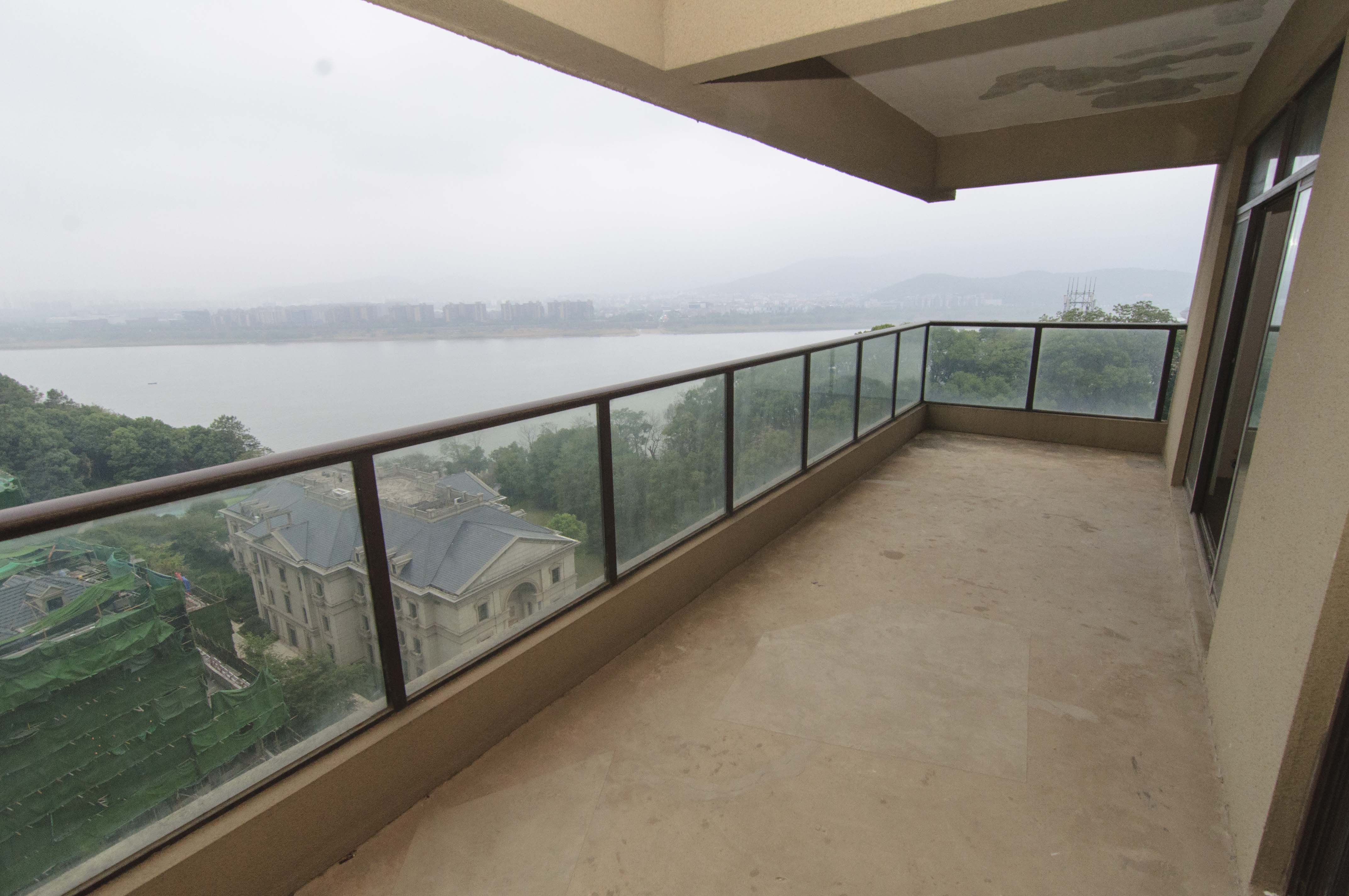 中建江山壹号  4室2厅1卫    448.0万其他