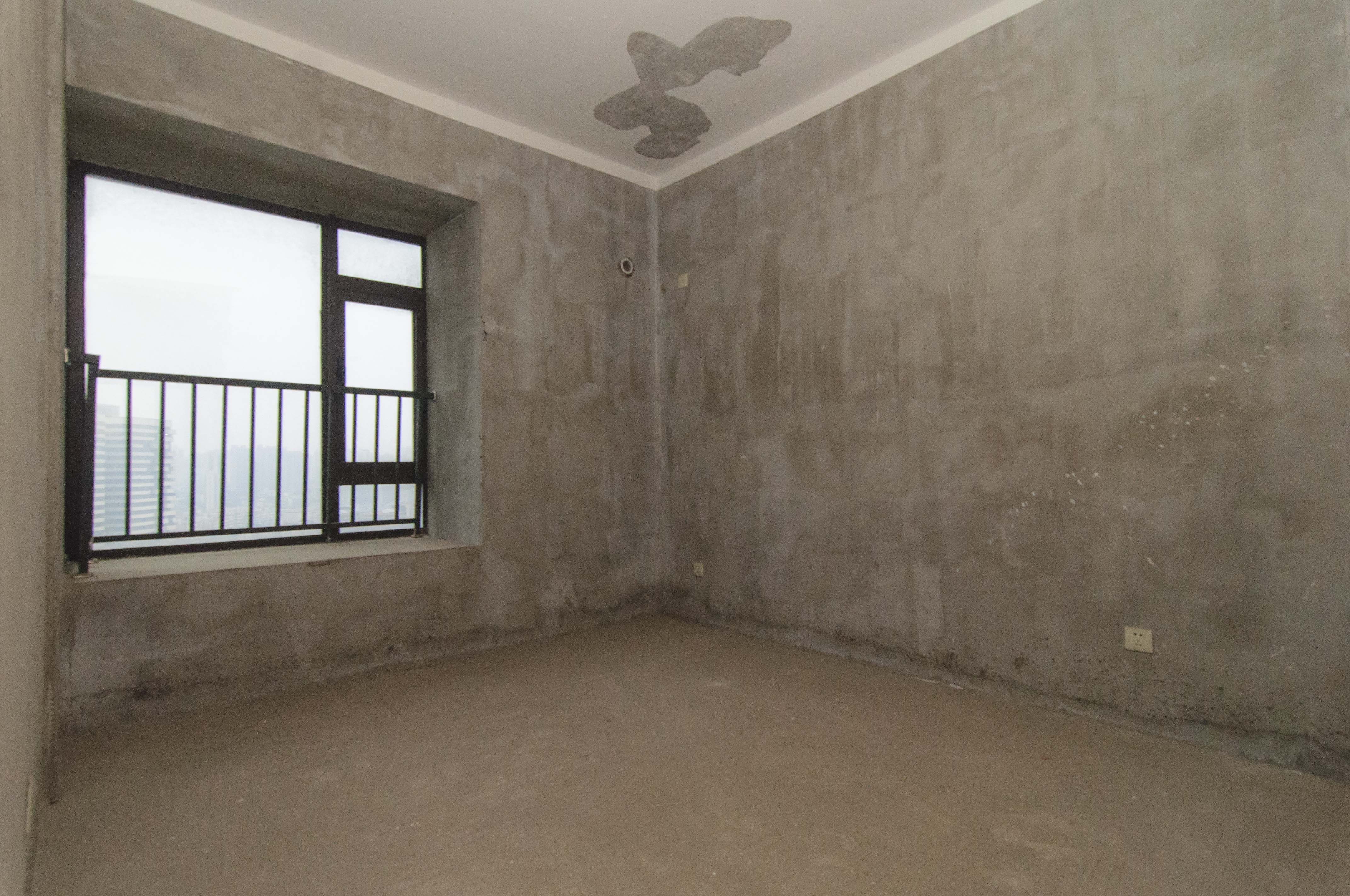 中建江山壹号  4室2厅2卫    338.0万其他
