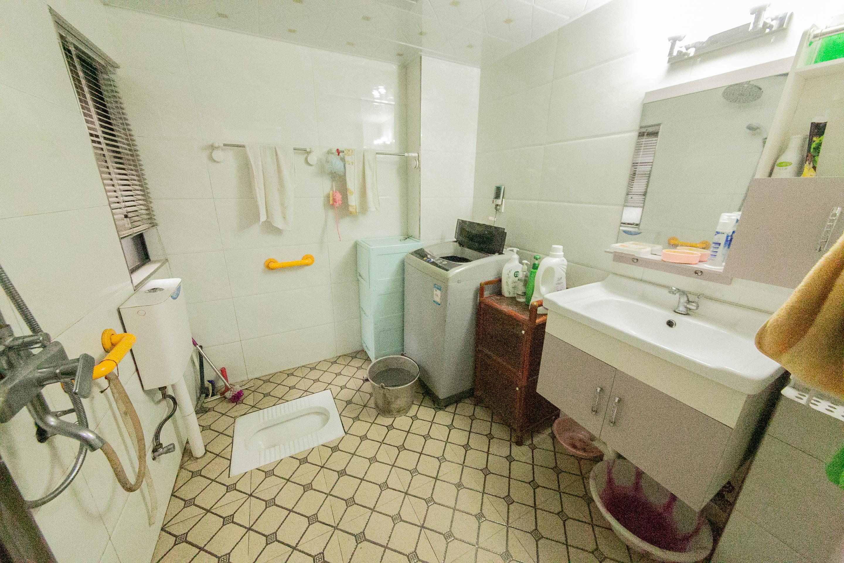 山语城二期  2室2厅1卫    58.0万卫生间