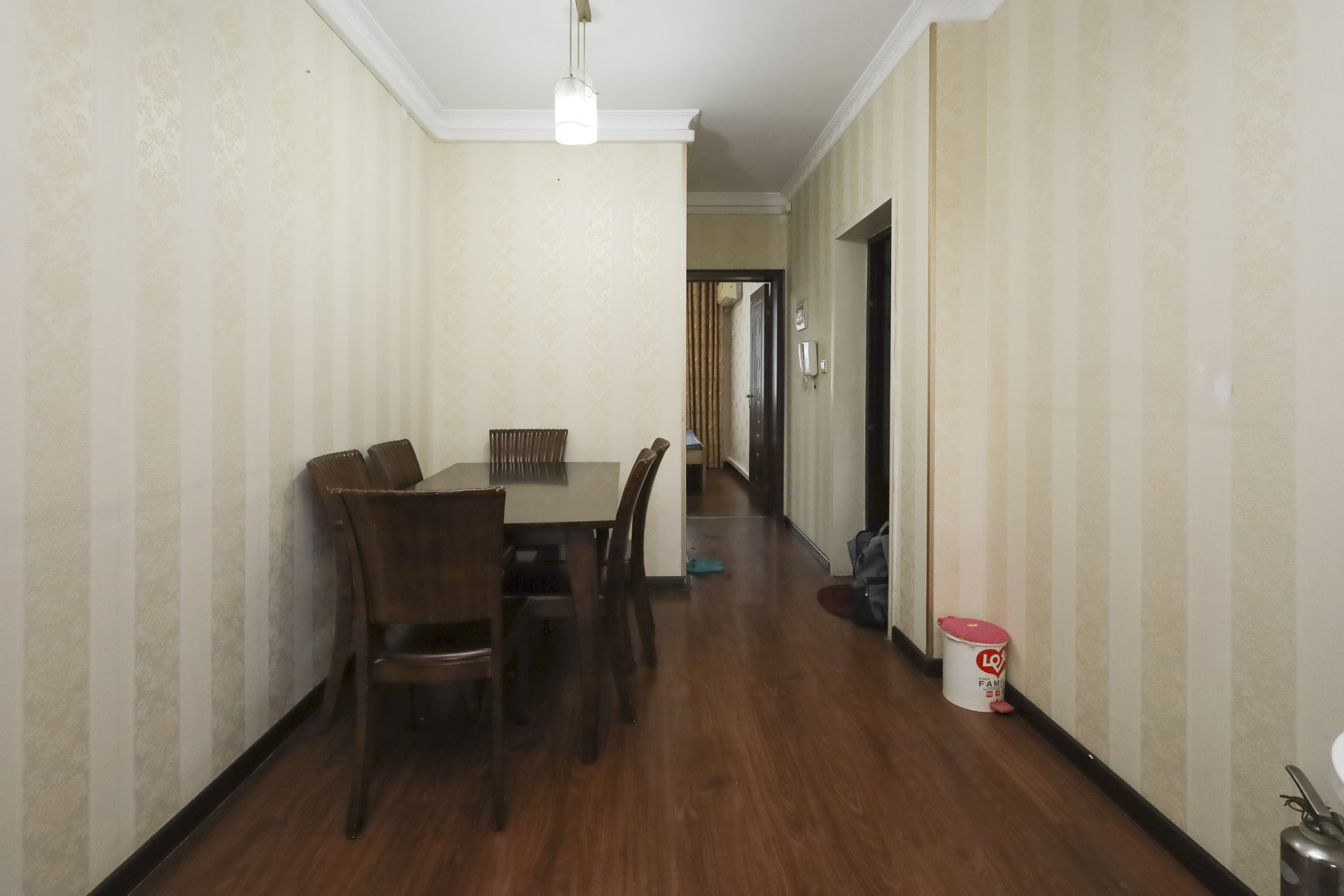 金色山庄  2室2厅1卫    82.0万客厅