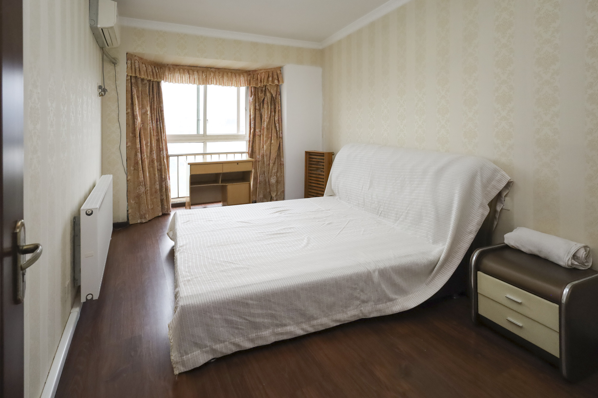 金色山庄  2室2厅1卫    82.0万卧室