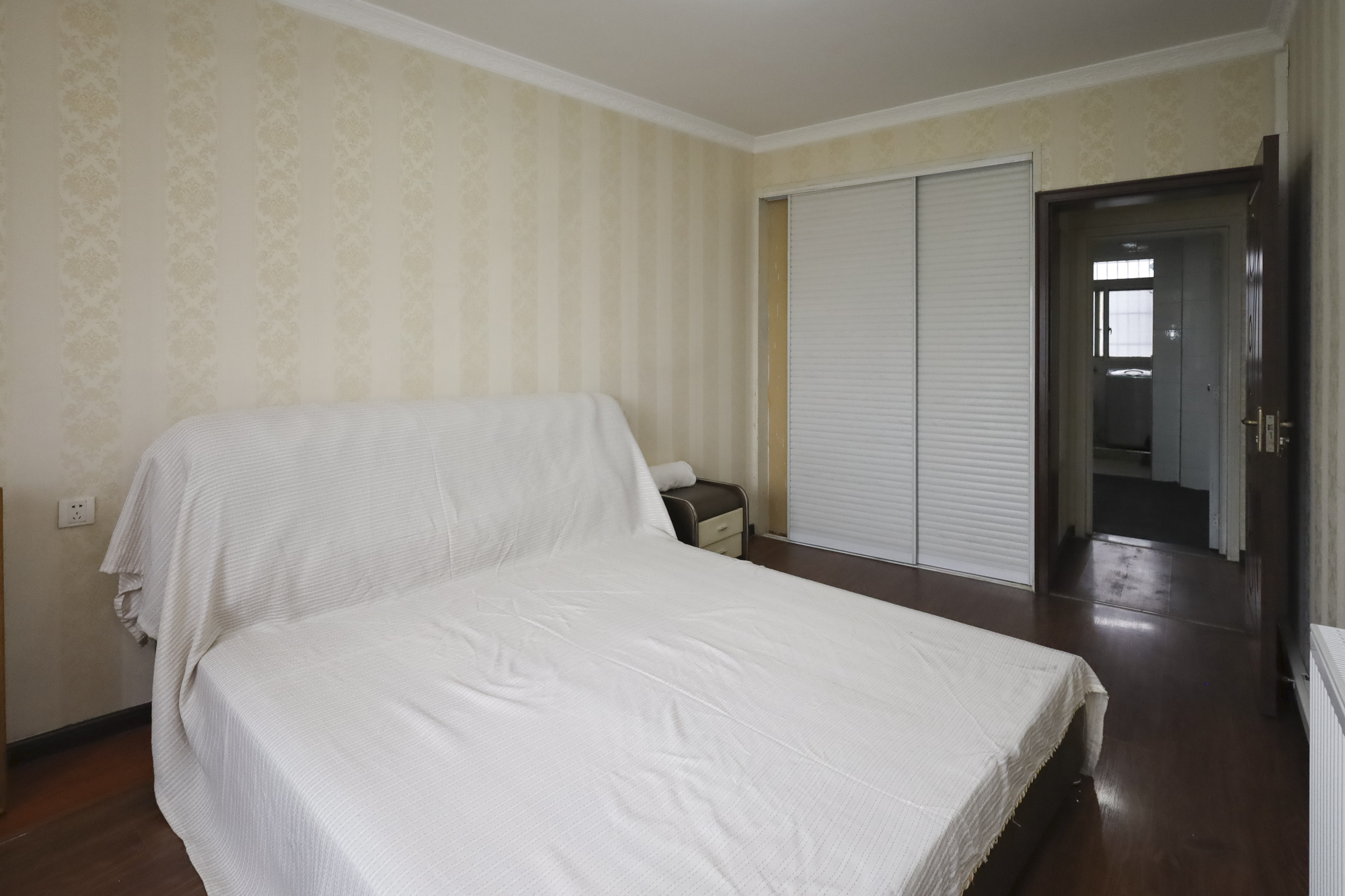 金色山庄  2室2厅1卫    82.0万卧室