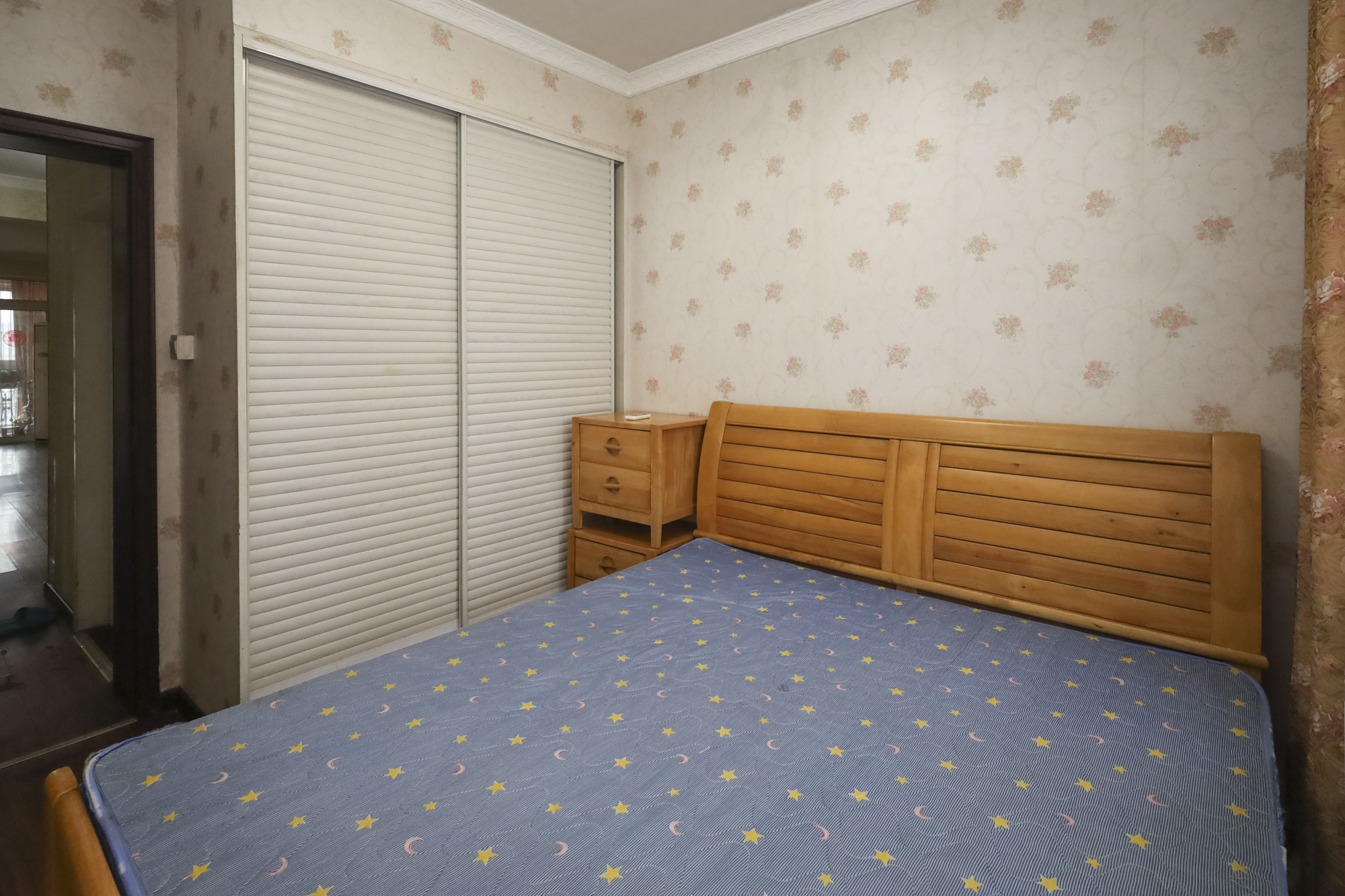 金色山庄  2室2厅1卫    82.0万卧室