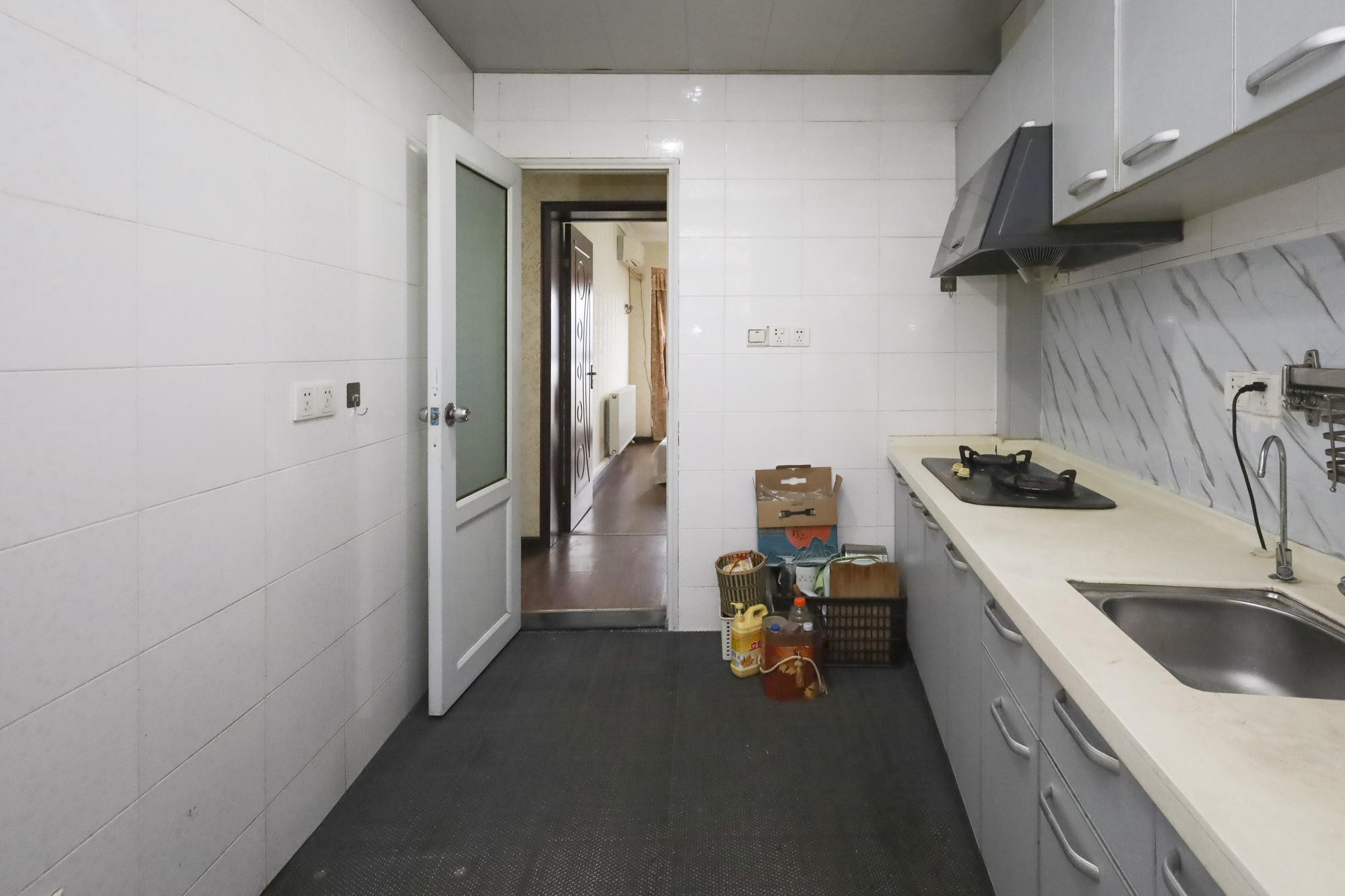 金色山庄  2室2厅1卫    82.0万厨房