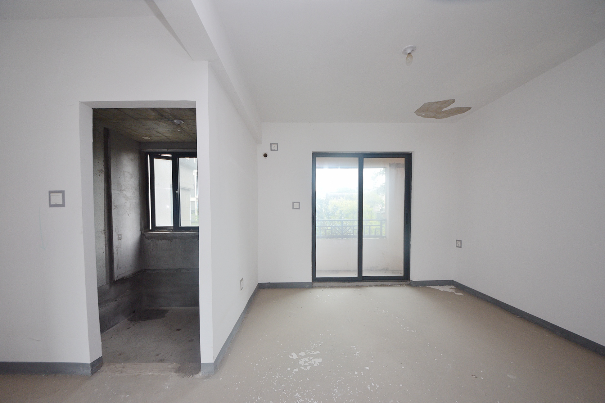 建发中央悦府  3室2厅2卫    176.8万卧室