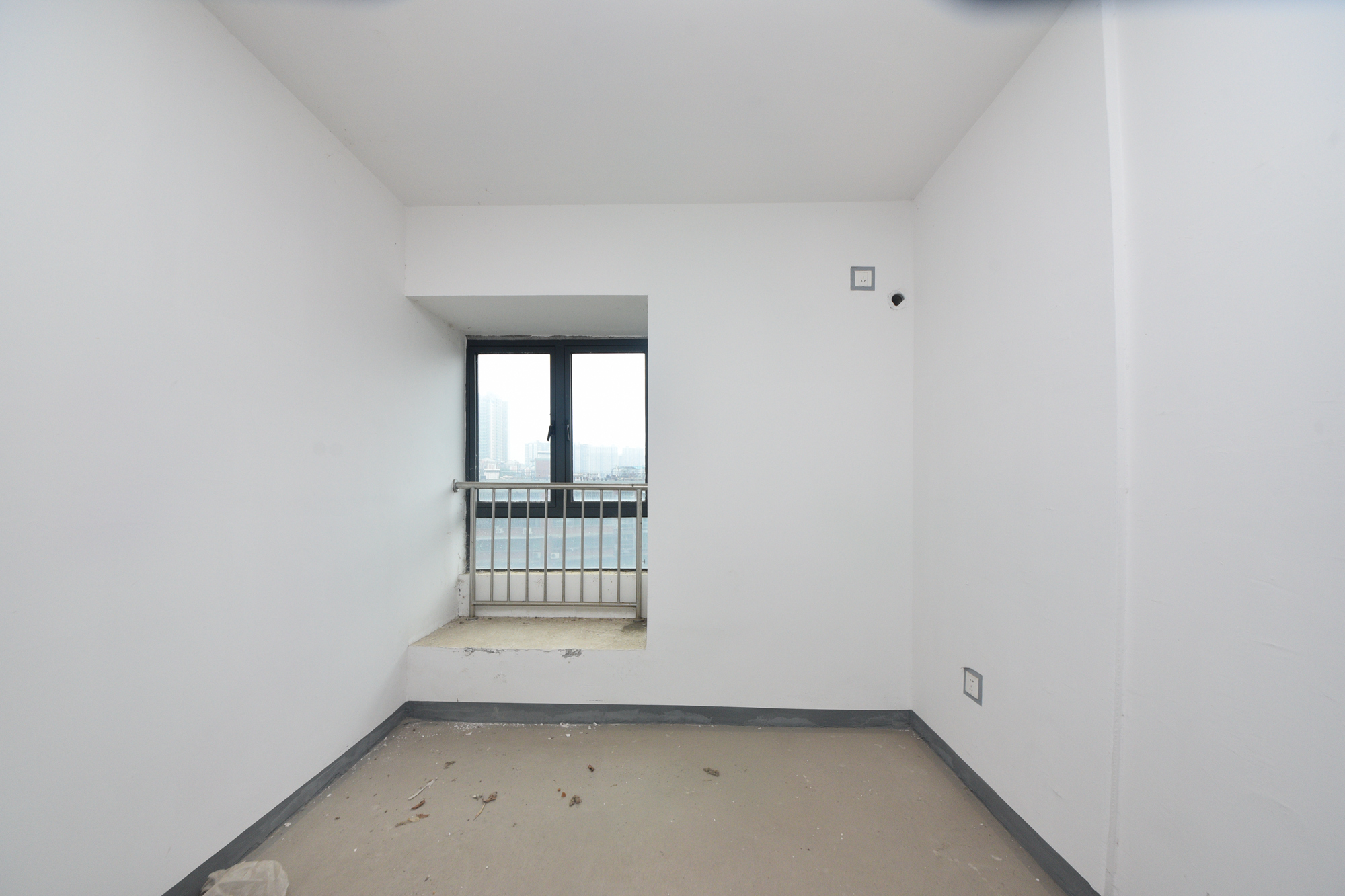 建发中央悦府  3室2厅2卫    176.8万其他