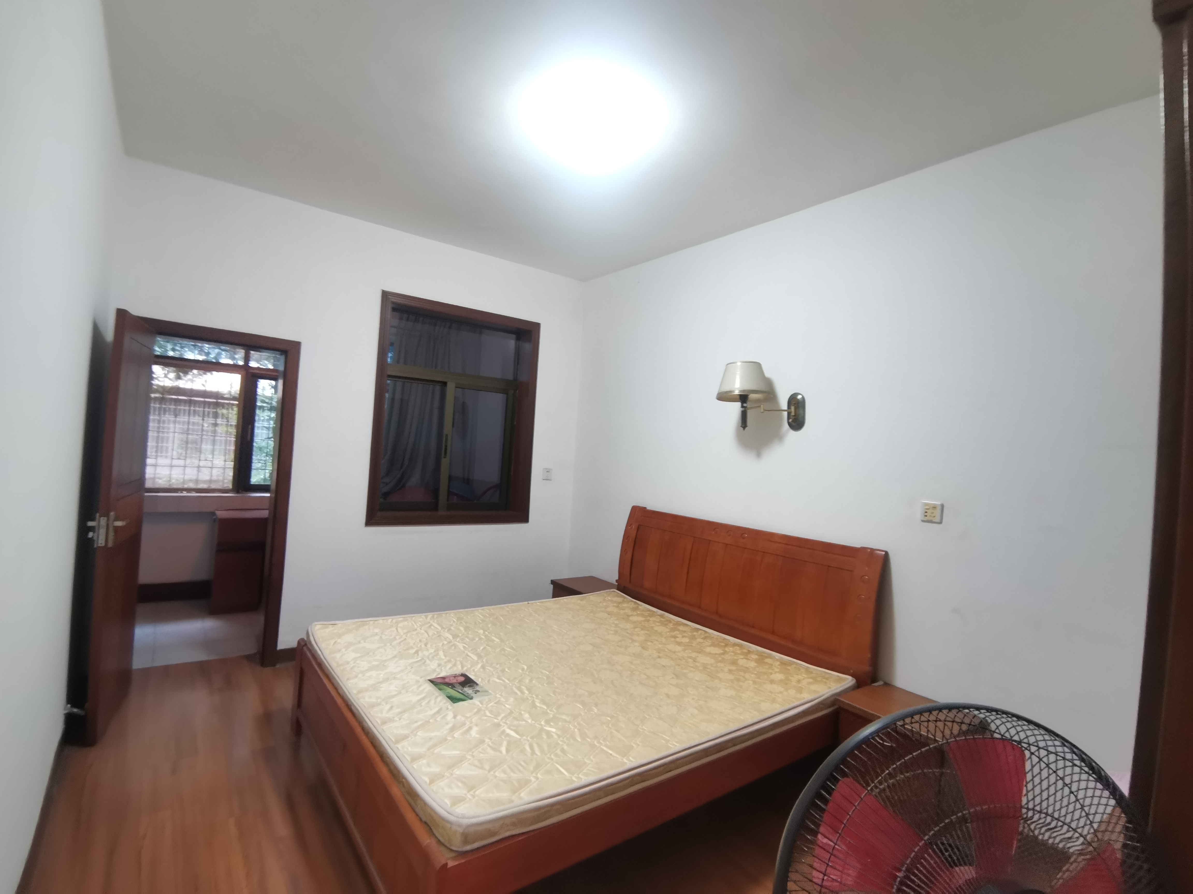 工商银行娄底总行老家属楼 3室2厅2卫 1300.00元/月 工商银行娄底总行老家属楼 3室2厅2卫 1300.00元/月室内图