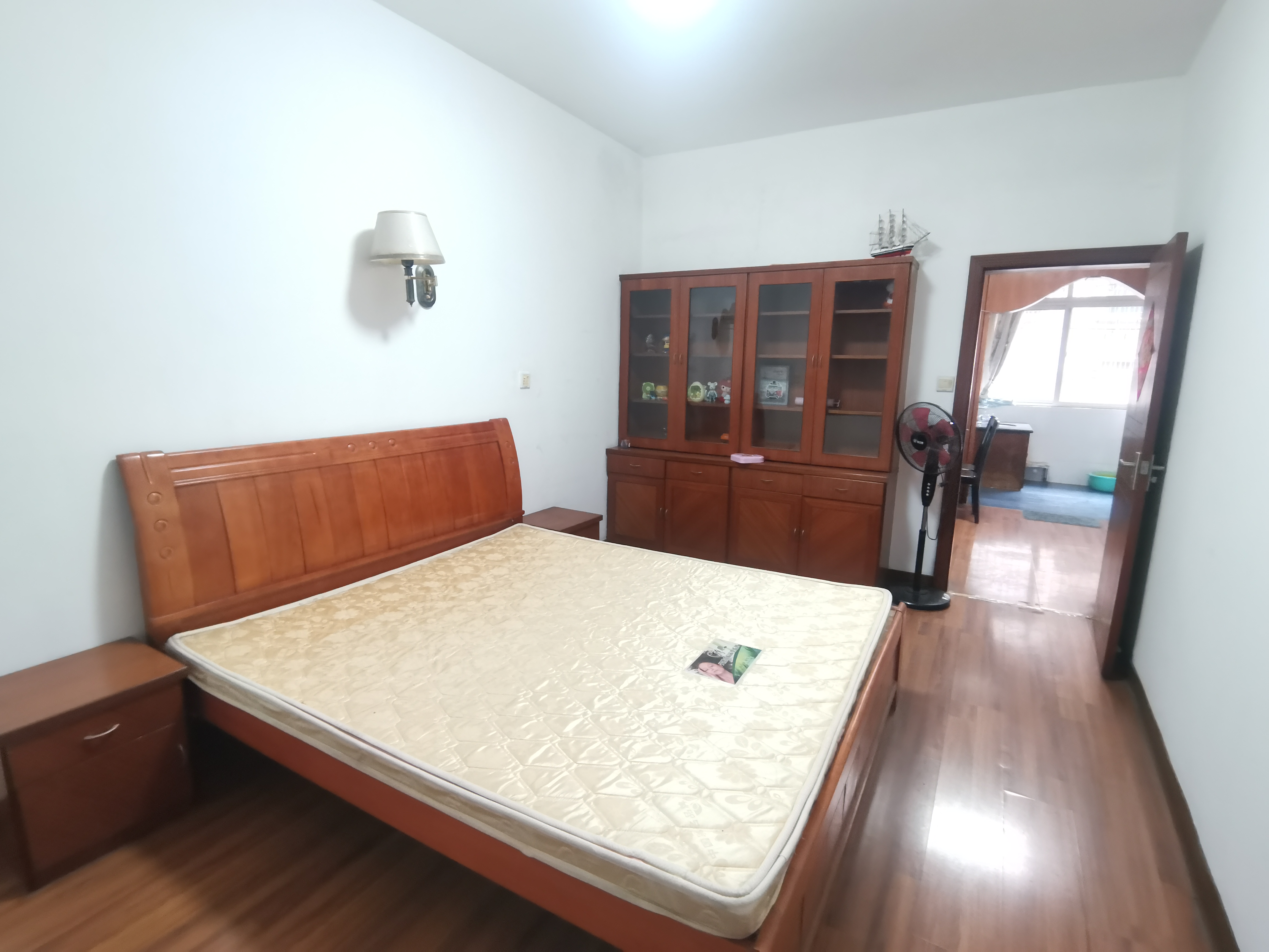 工商银行娄底总行老家属楼 3室2厅2卫 1300.00元/月 工商银行娄底总行老家属楼 3室2厅2卫 1300.00元/月室内图