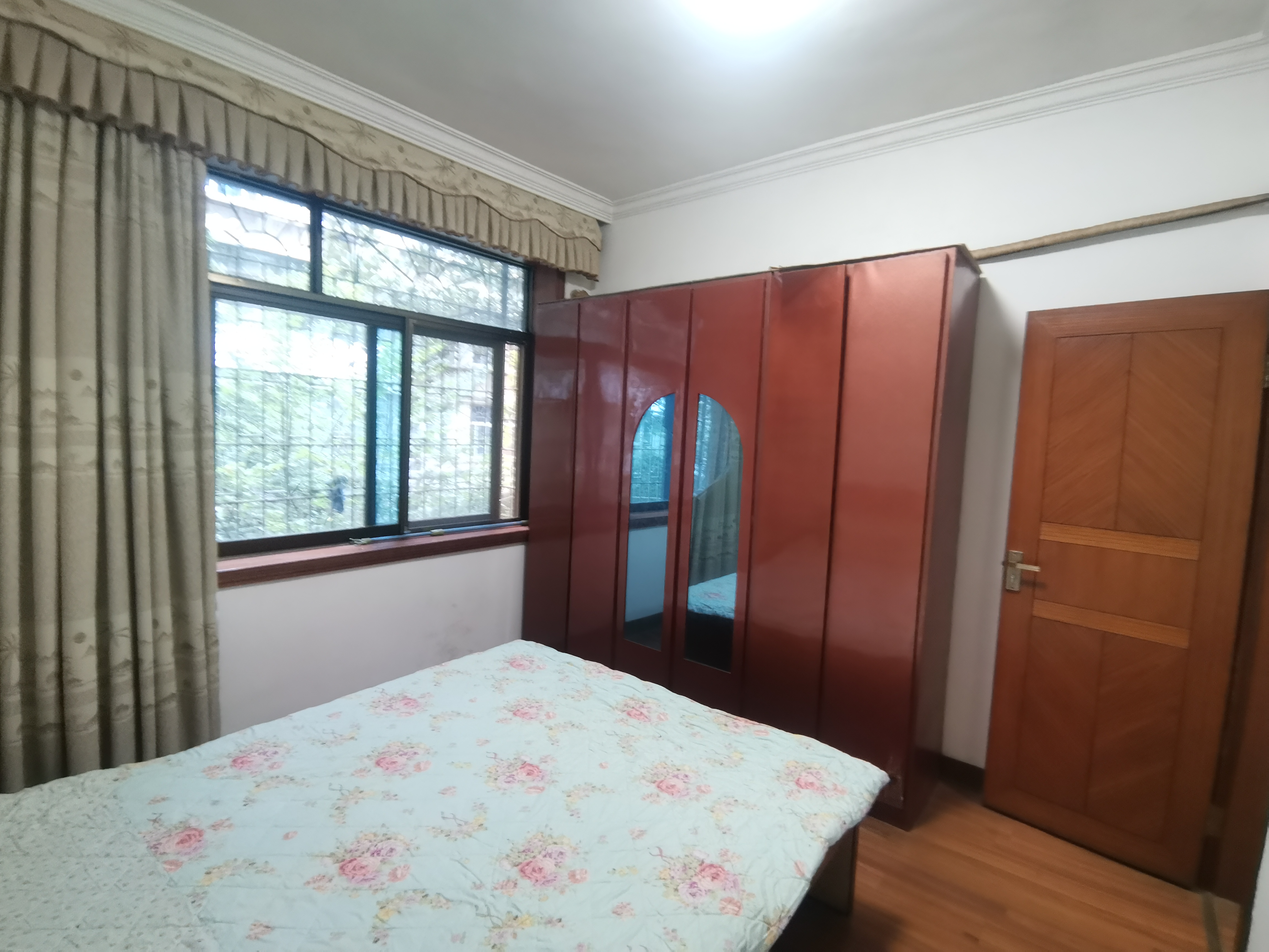 工商银行娄底总行老家属楼 3室2厅2卫 1300.00元/月 工商银行娄底总行老家属楼 3室2厅2卫 1300.00元/月室内图