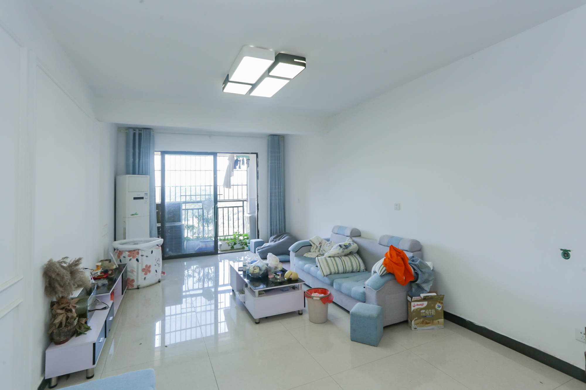 中一九骏（枫桥苑）  3室2厅1卫    95.0万客厅