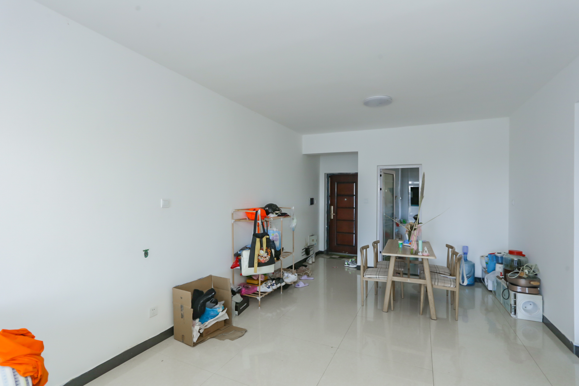 中一九骏（枫桥苑）  3室2厅1卫    95.0万客厅