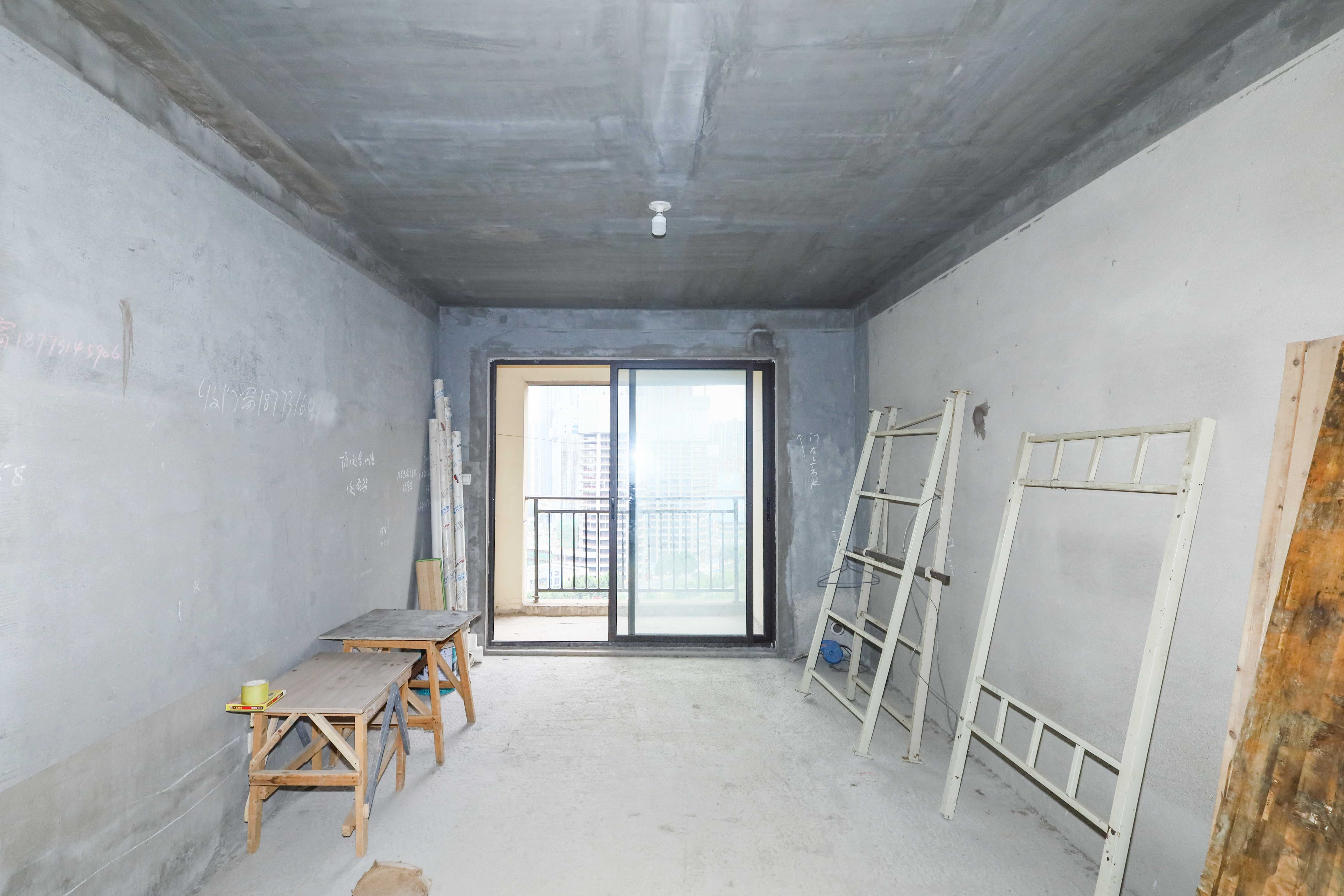和泓梅溪四季  3室2厅2卫   199.00万客厅