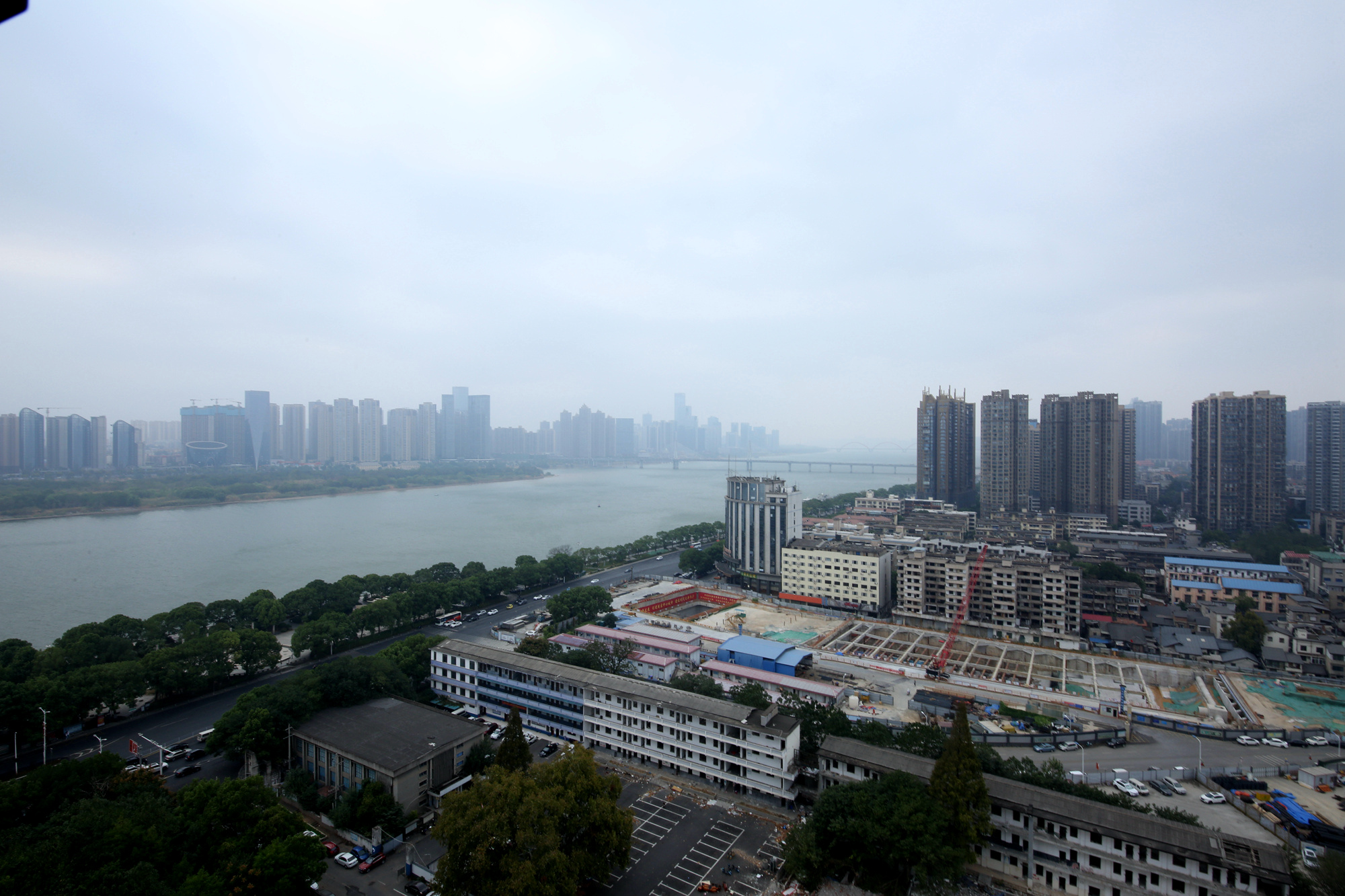 华盛新外滩  2室1厅1卫   165.60万阳台