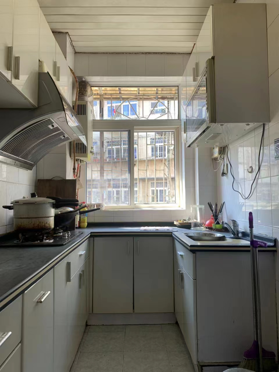 华湘苑 4室2厅2卫 32.8万 华湘苑 4室2厅2卫 32.8万室内图