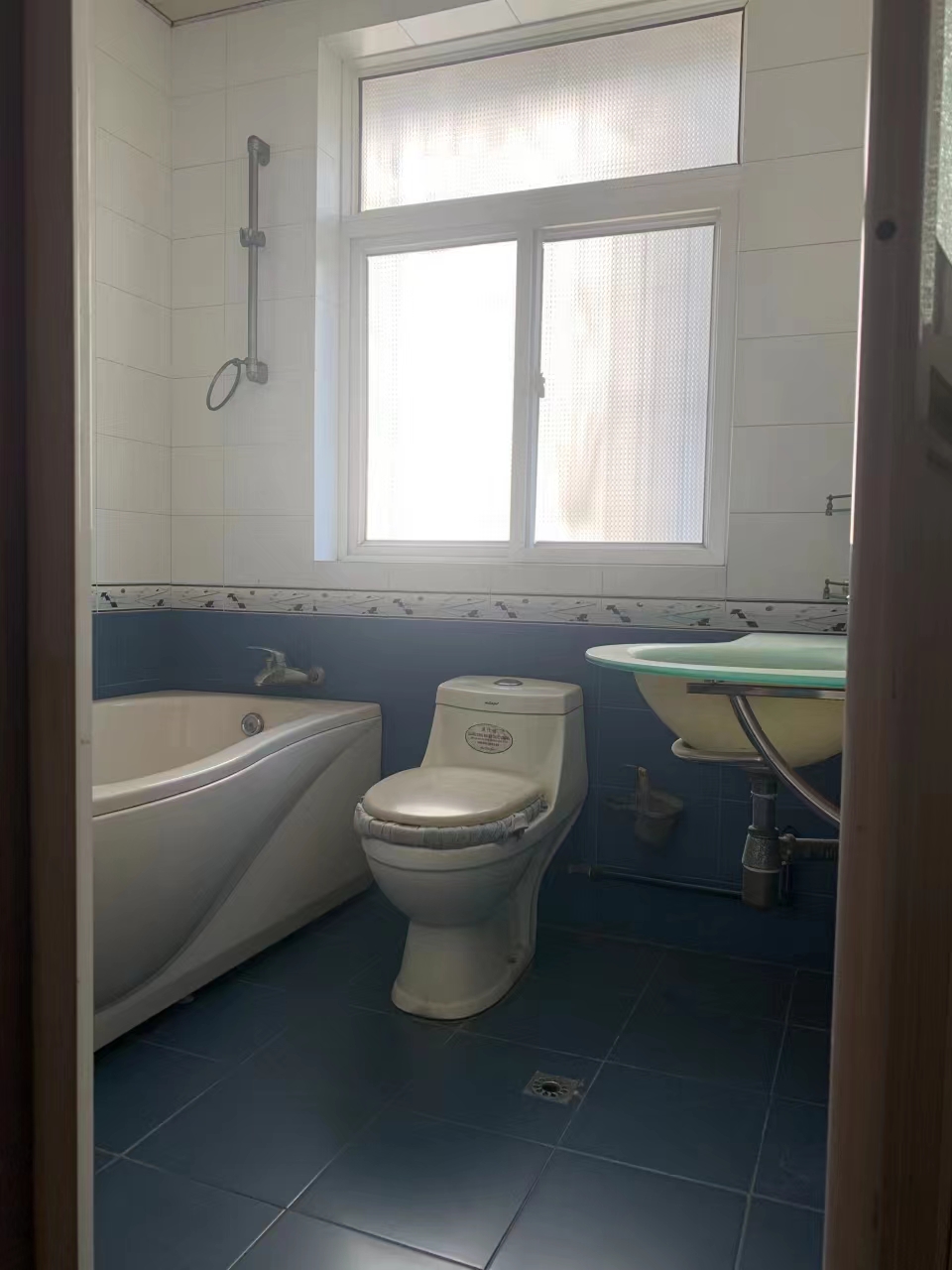 华湘苑 4室2厅2卫 32.8万 华湘苑 4室2厅2卫 32.8万室内图