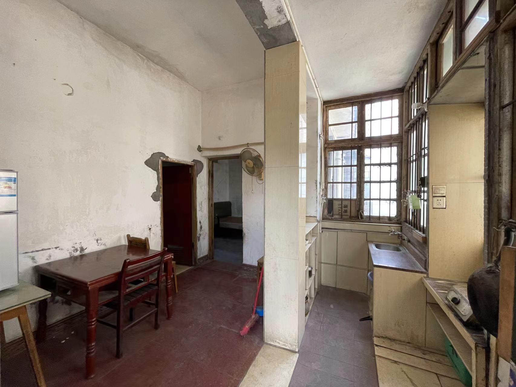 塑料五厂 2室1厅1卫 12.0万 塑料五厂 2室1厅1卫 12.0万室内图