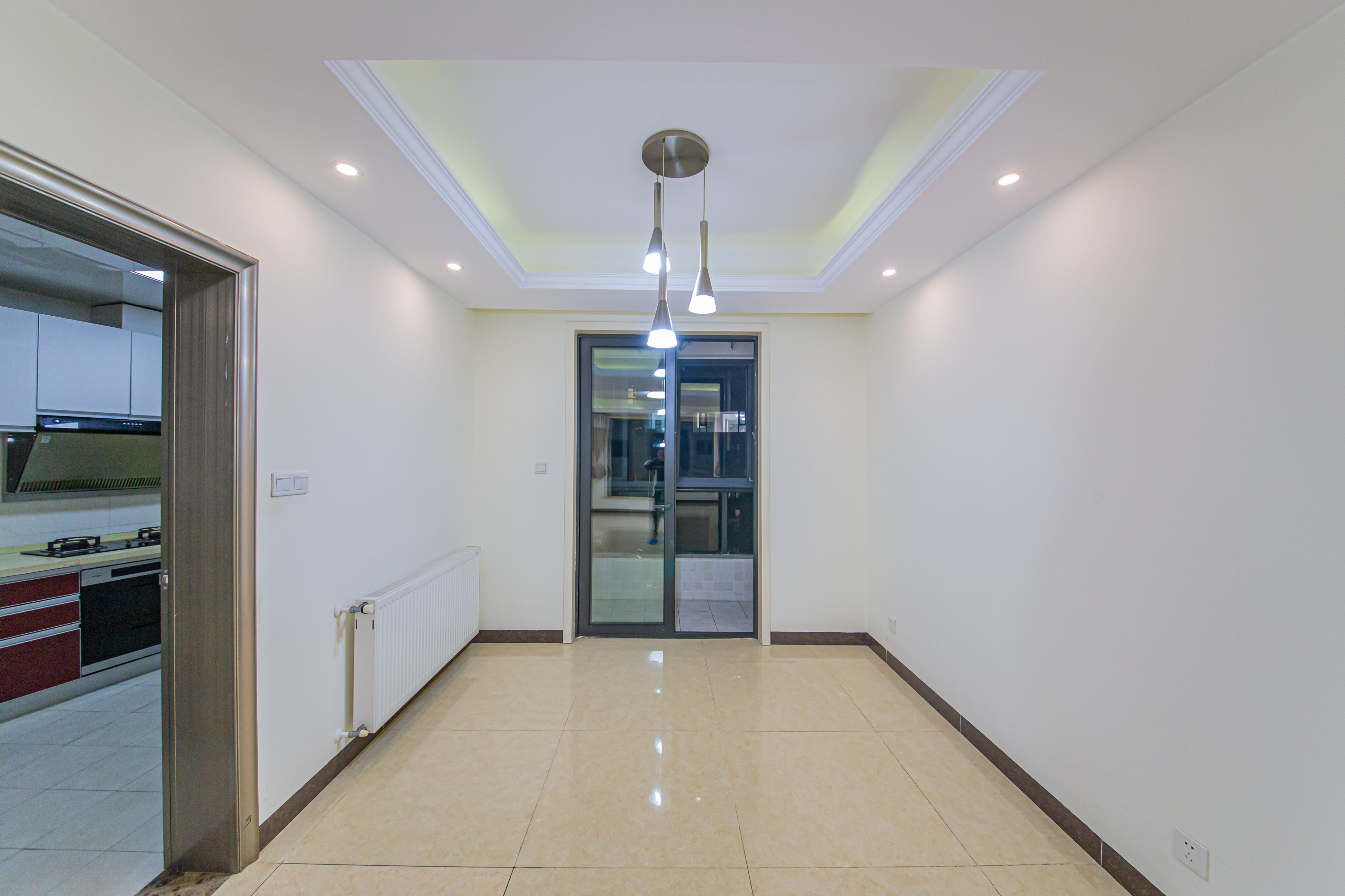 湘江雅颂居  3室2厅2卫    183.0万客厅