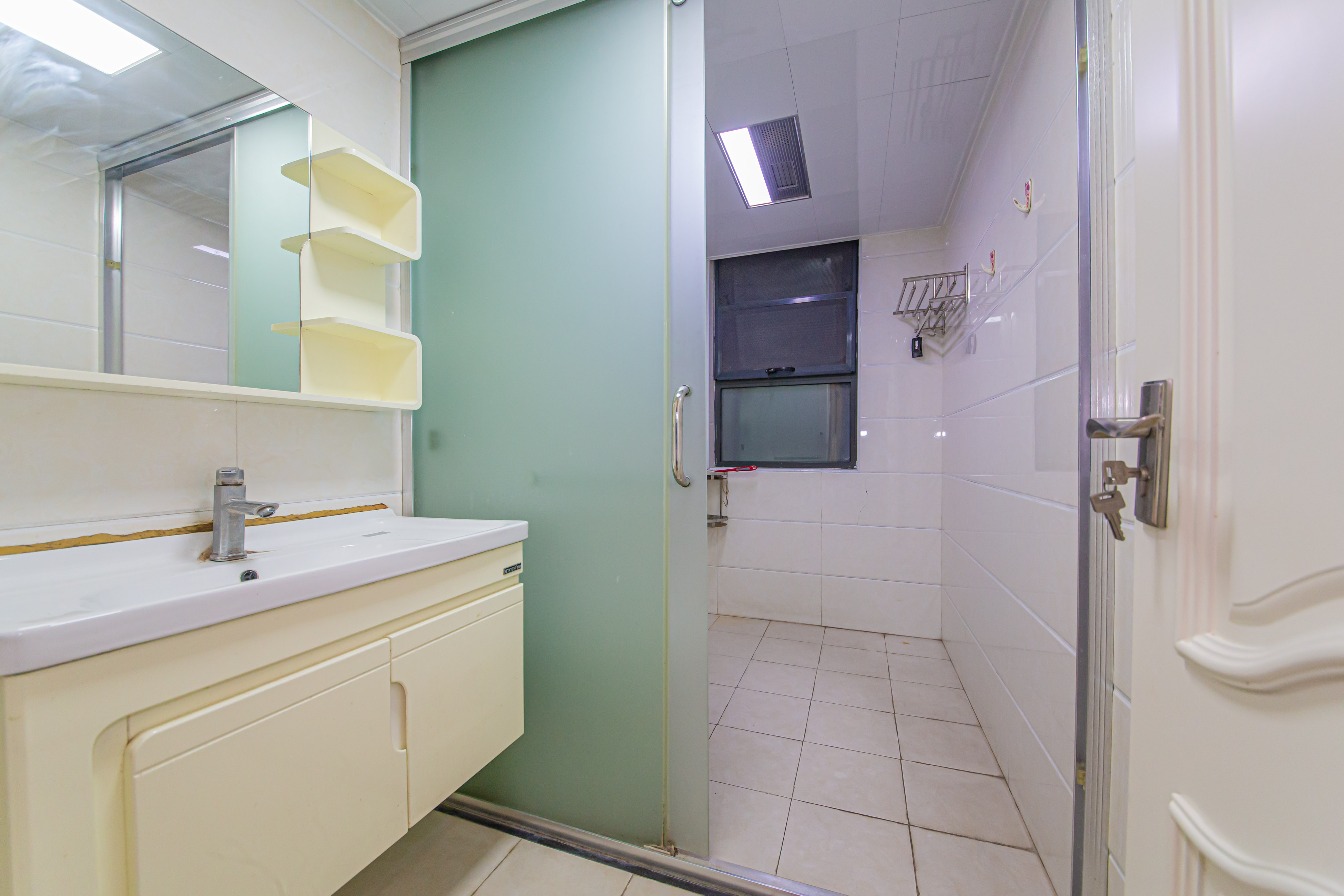 湘江雅颂居  3室2厅2卫    183.0万卫生间