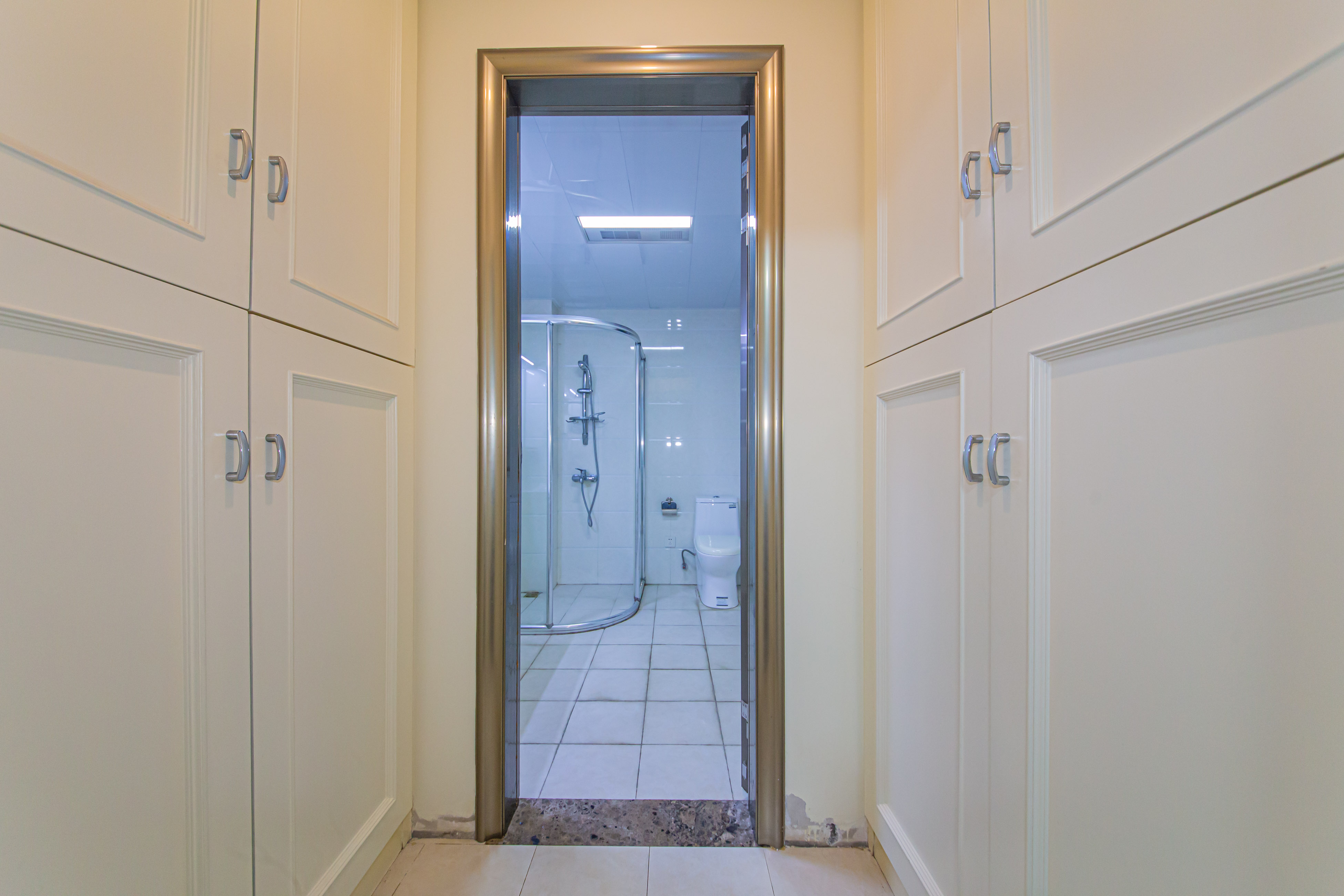 湘江雅颂居  3室2厅2卫    183.0万卫生间