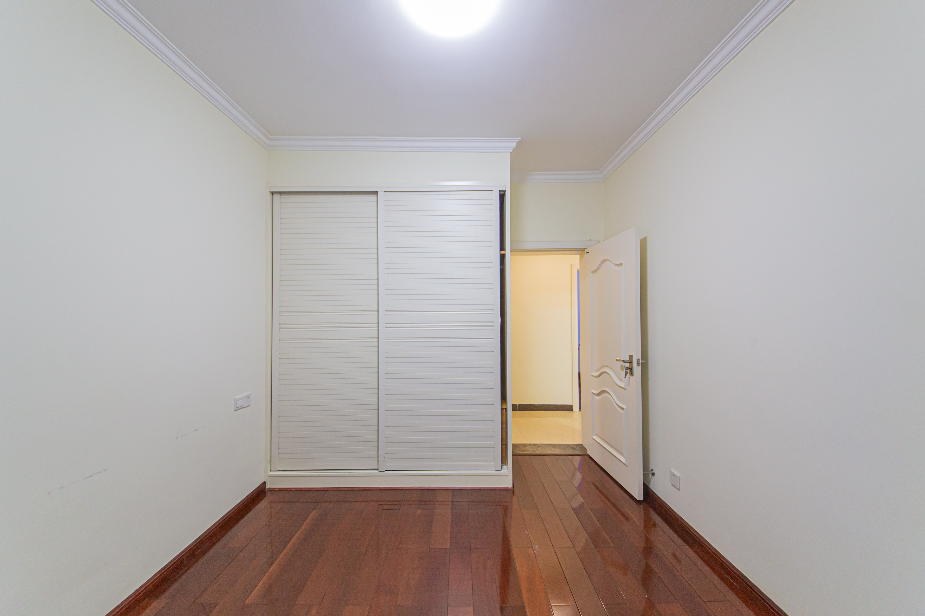 湘江雅颂居  3室2厅2卫    183.0万卧室