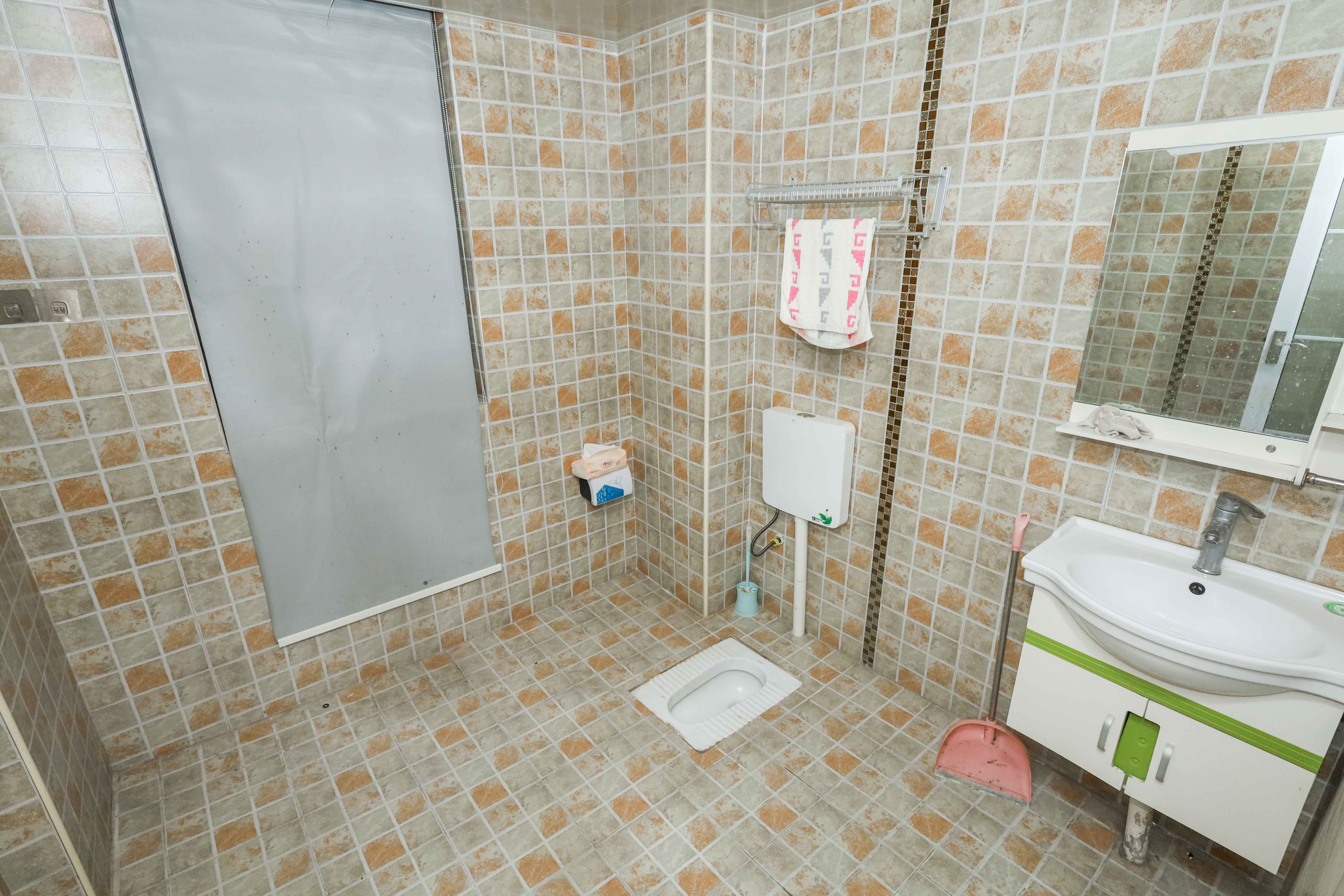 旭辉御府  4室2厅2卫    210.98万卫生间