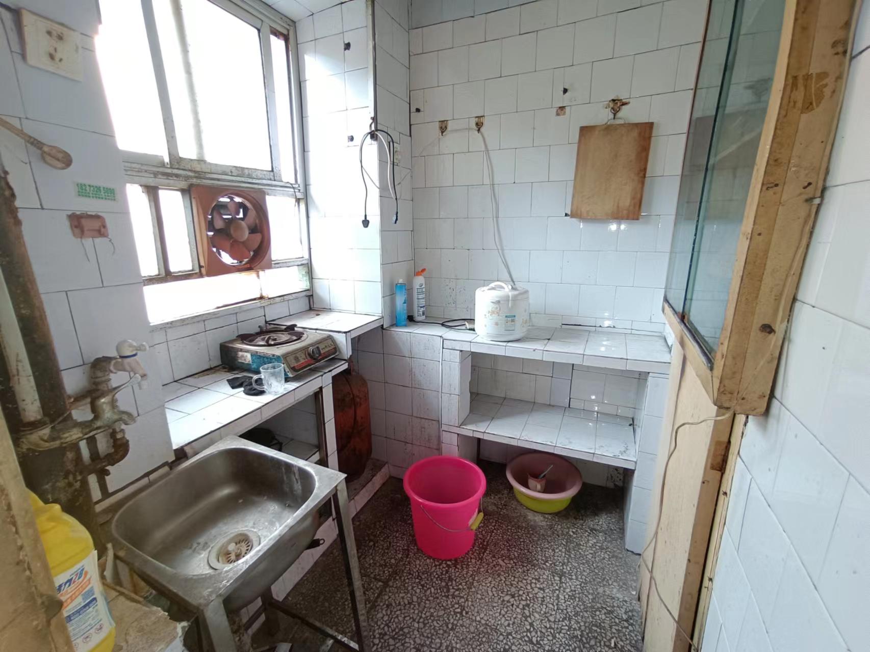 桥头社区 3室2厅1卫 30.0万 桥头社区 3室2厅1卫 30.0万室内图