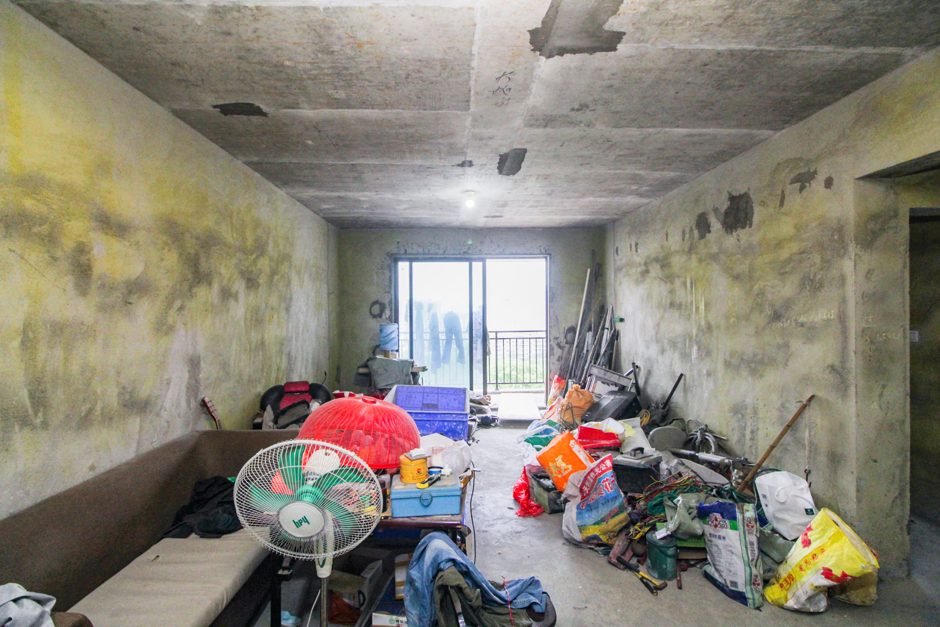 万象美域  3室2厅2卫    99.8万客厅