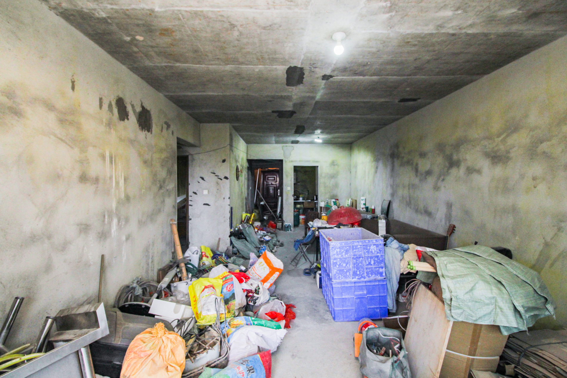 万象美域  3室2厅2卫    99.8万客厅