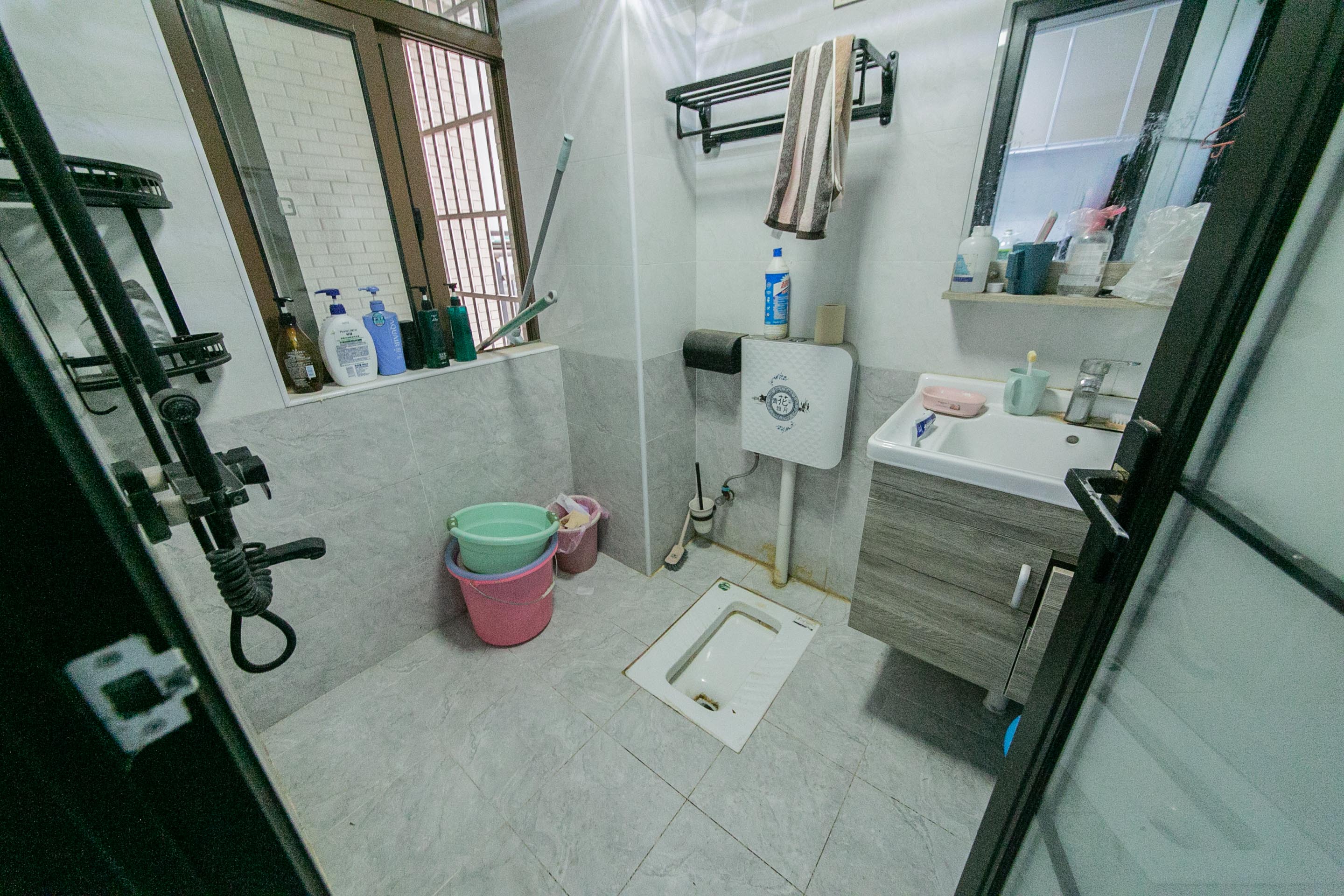 水木华麓  2室2厅1卫   86.00万卫生间