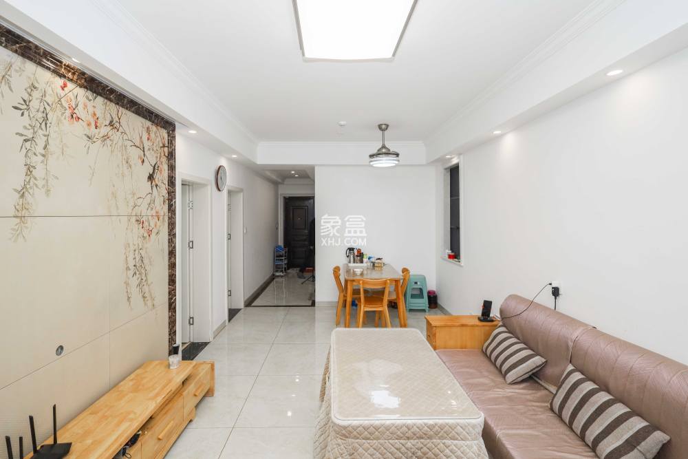 中建梅溪湖中心 3室2厅1卫 176.0万