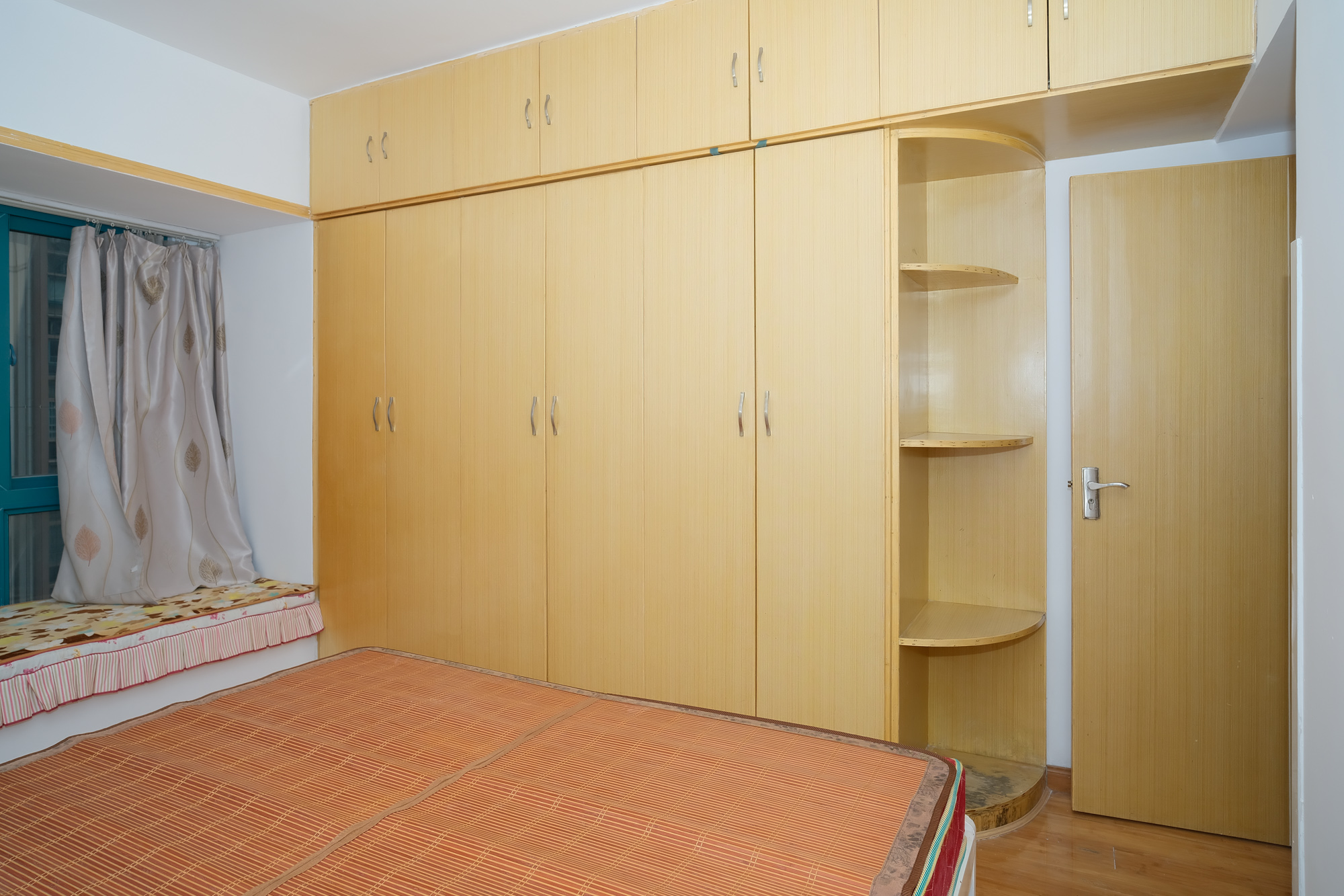 蝴蝶谷 2室2厅1卫 51.7万 蝴蝶谷 2室2厅1卫 51.7万卧室