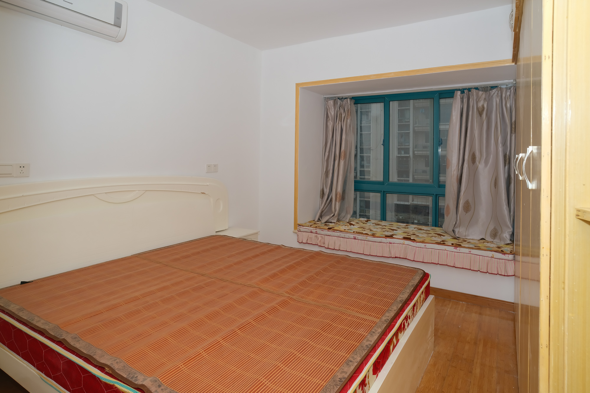 蝴蝶谷 2室2厅1卫 51.7万 蝴蝶谷 2室2厅1卫 51.7万卧室