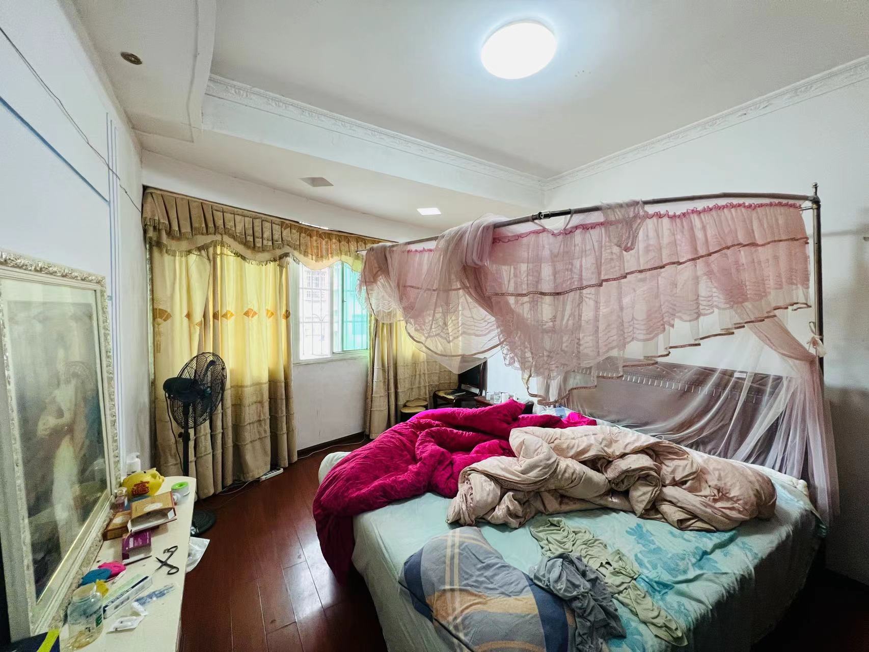 碧野华庭  3室2厅2卫    58.0万 碧野华庭  3室2厅2卫    58.0万室内图