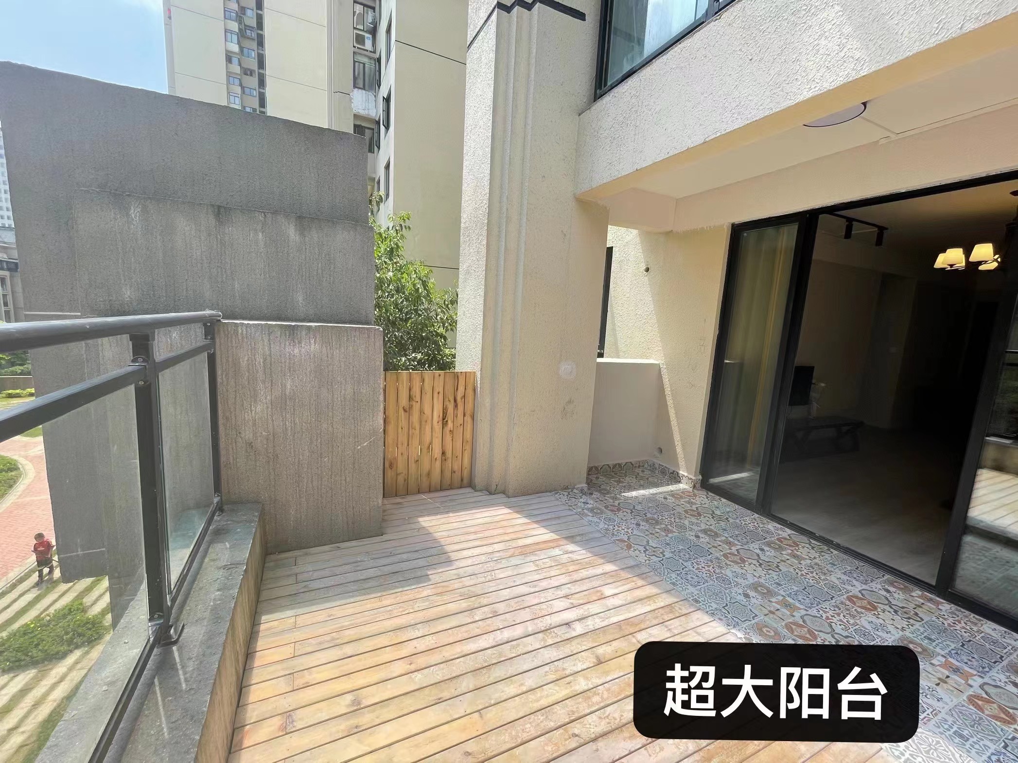 美的林城时代  3室2厅2卫   145.00万卧室