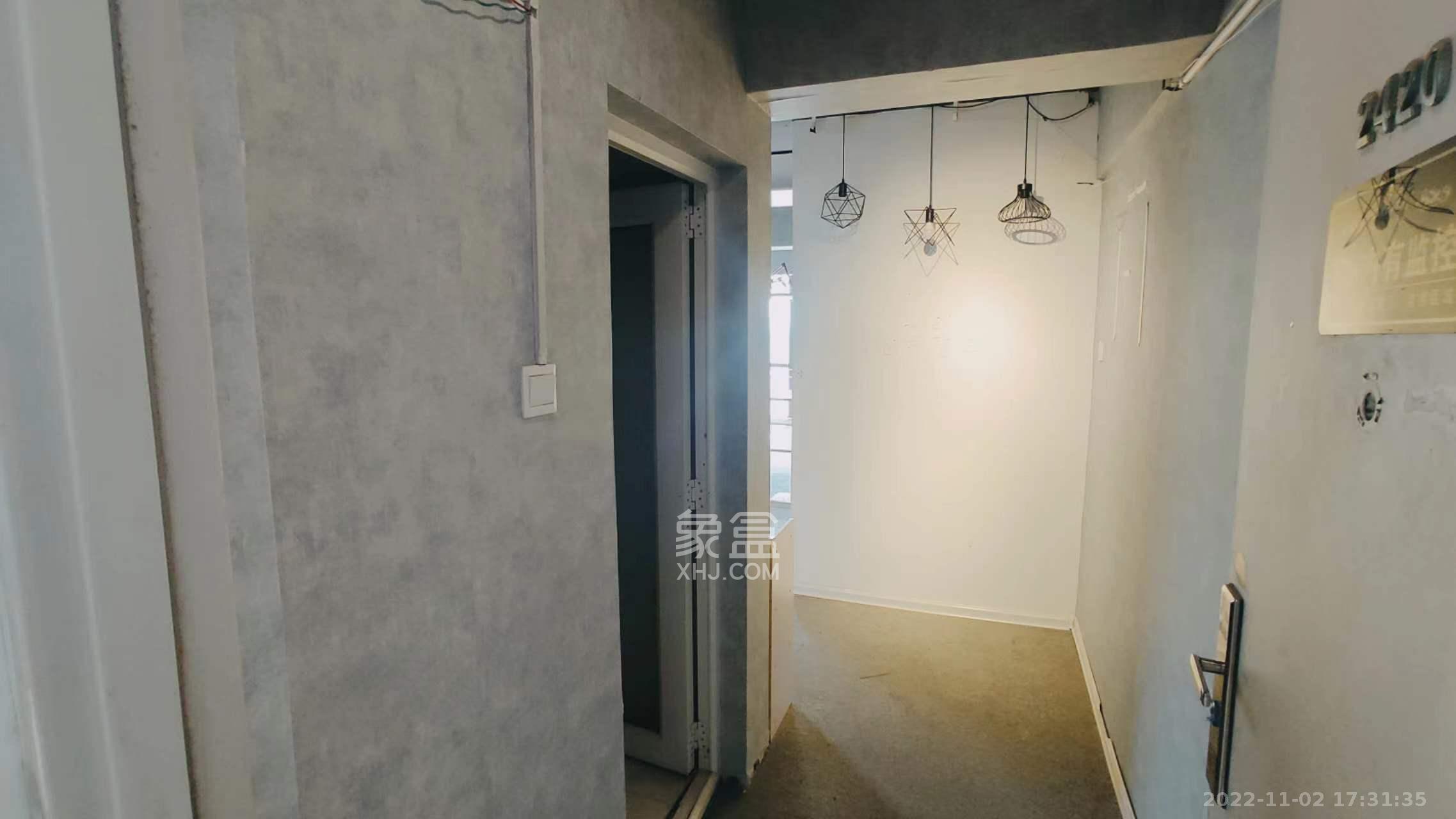 三万英尺  1室1厅1卫   2100.00元/月室内图