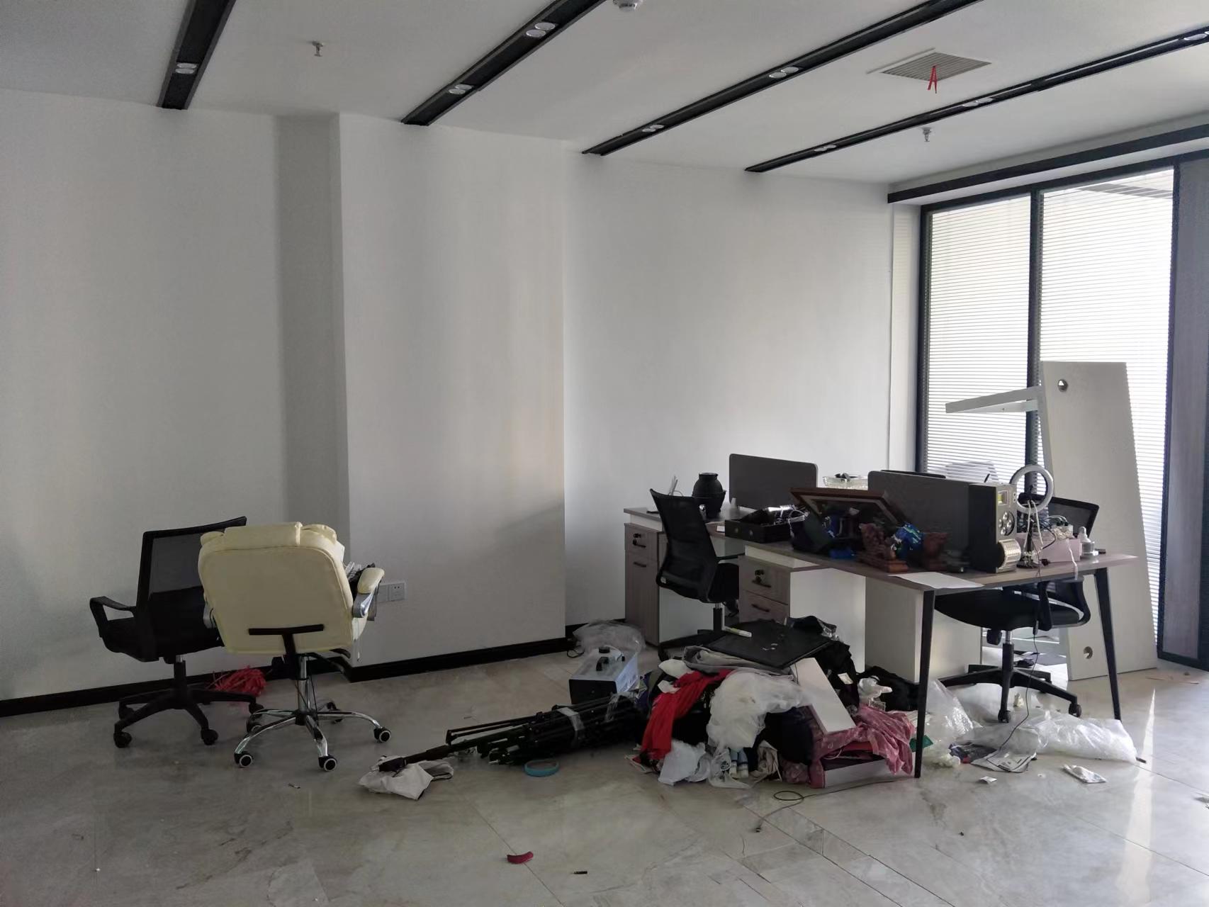 美的财智中心  1室1厅1卫   8000.00元/月室内图