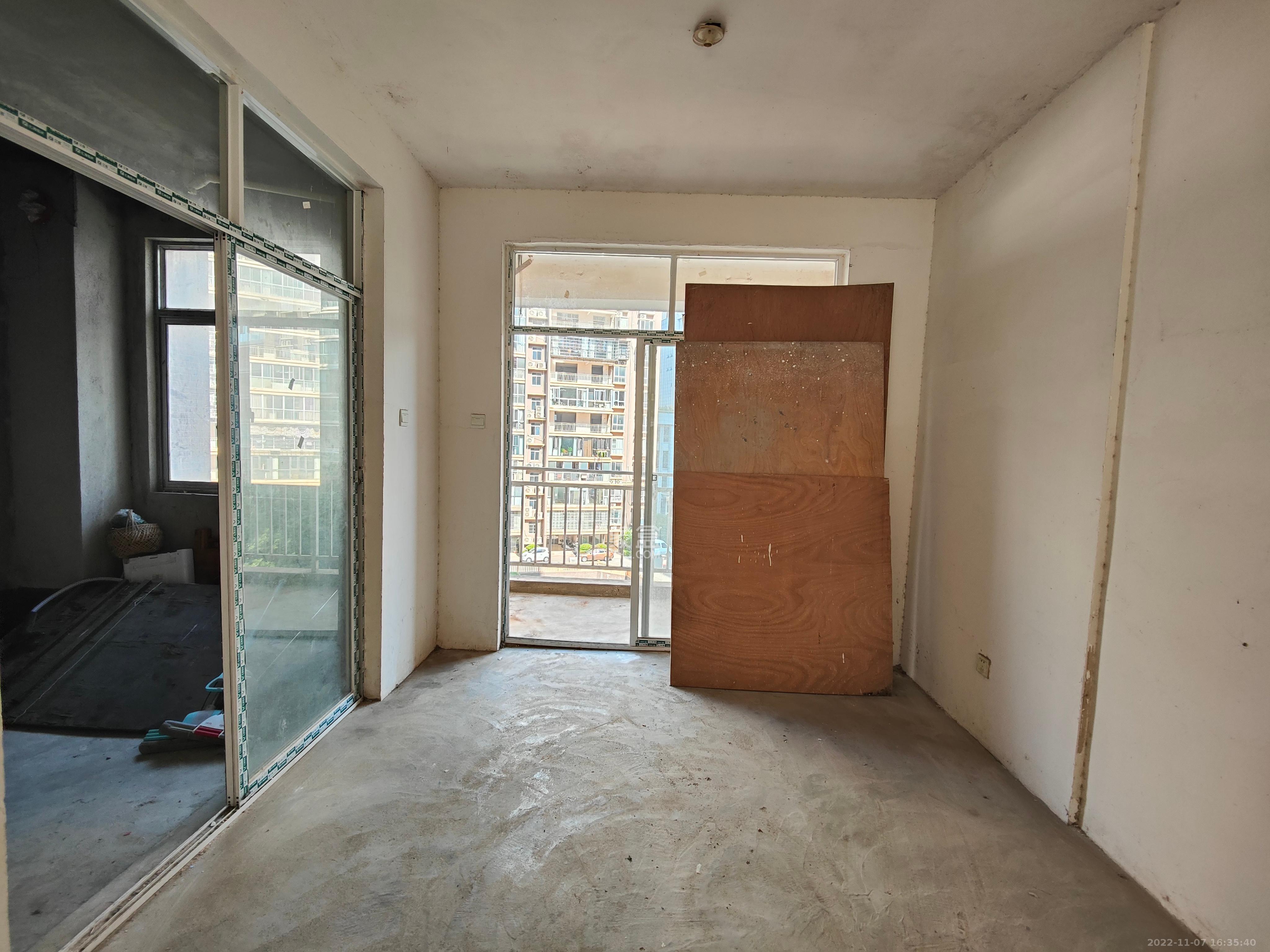 德泽苑 5室2厅2卫 1300.00元/月 德泽苑 5室2厅2卫 1300.00元/月室内图