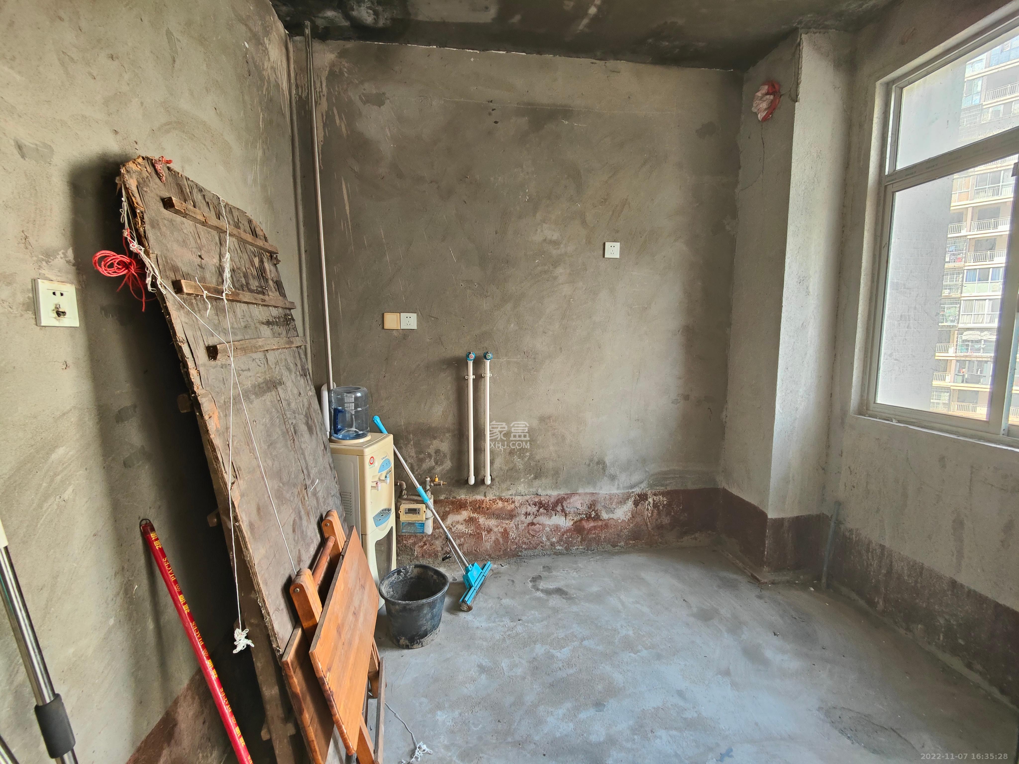 德泽苑 5室2厅2卫 1300.00元/月 德泽苑 5室2厅2卫 1300.00元/月室内图